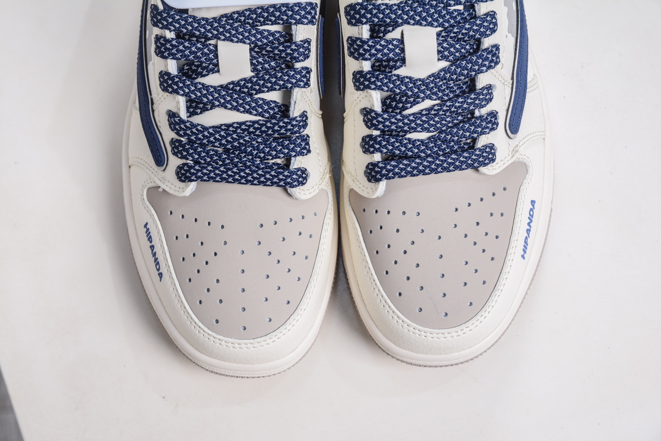 TS x Air Jordan x Hip Panda AJ1 Low 倒钩低帮联名暴力熊-白灰蓝 XD0798-310