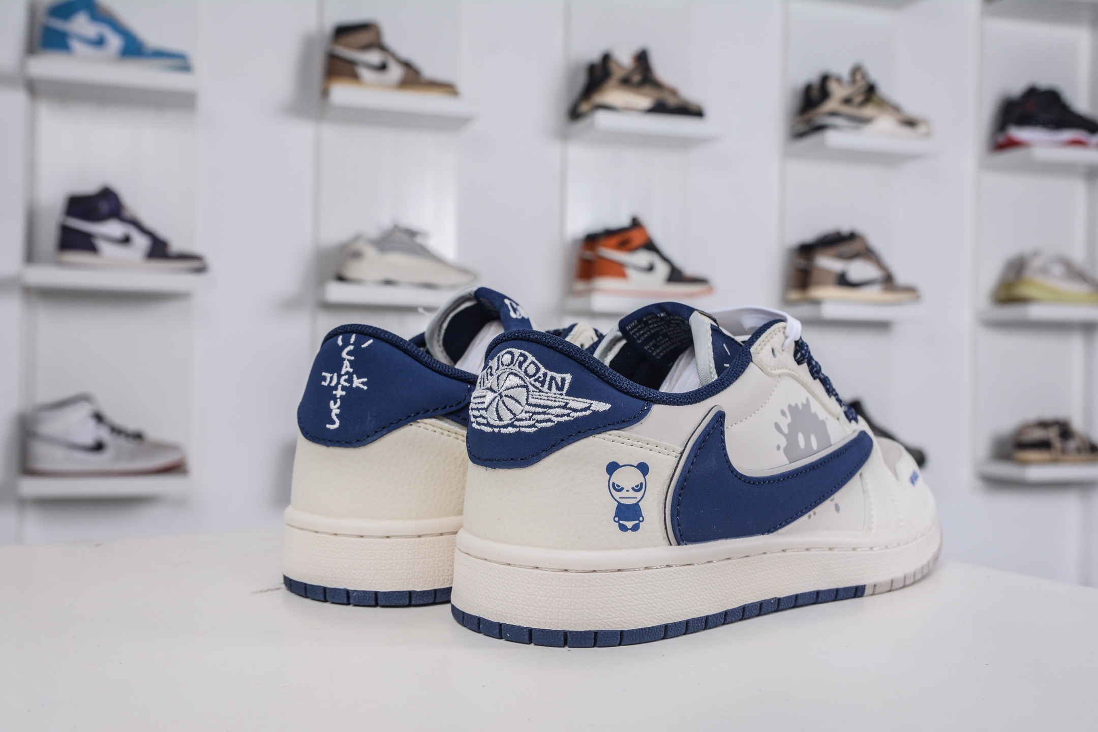 TS x Air Jordan x Hip Panda AJ1 Low 倒钩低帮联名暴力熊-白灰蓝 XD0798-310