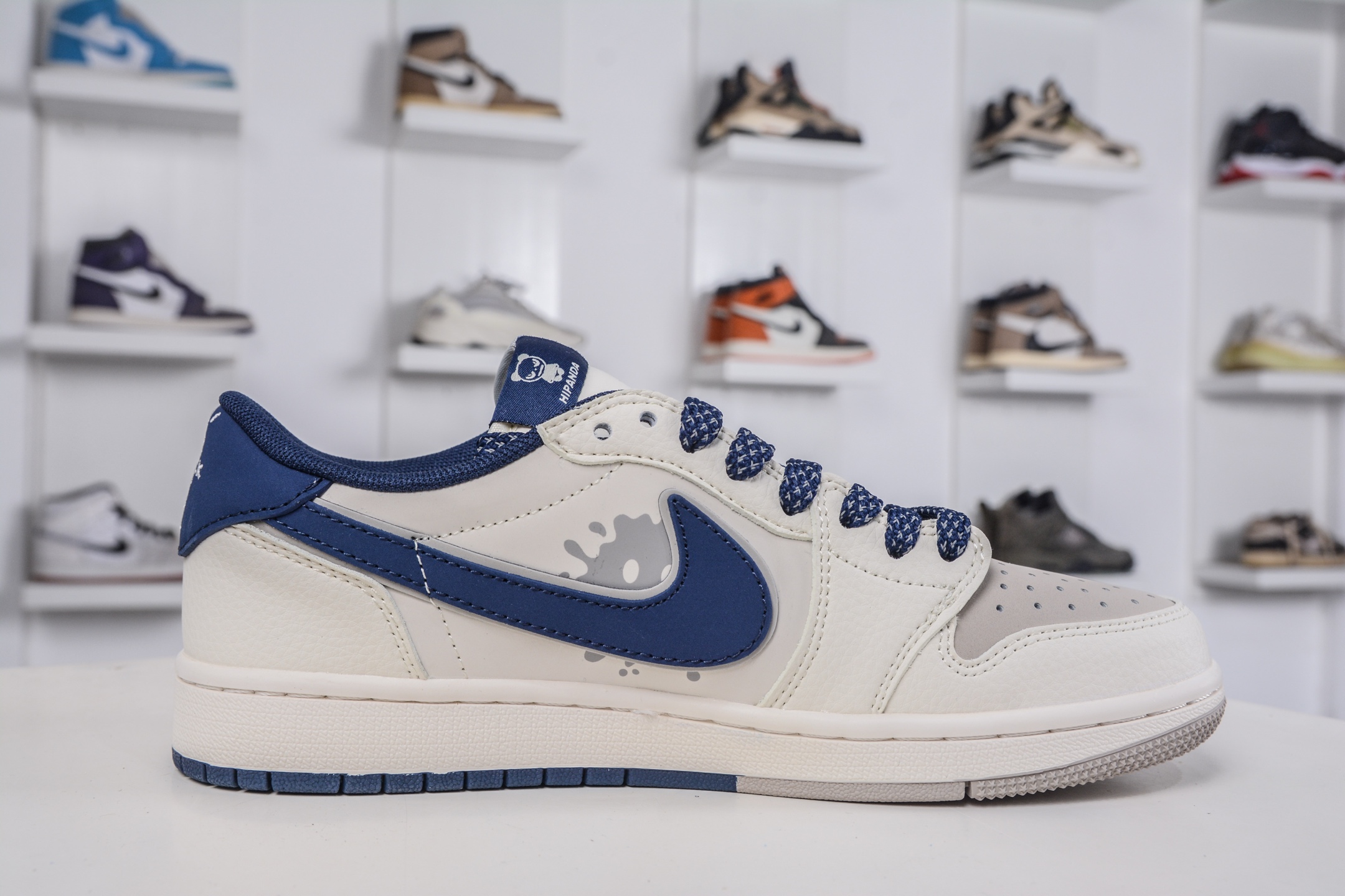 TS x Air Jordan x Hip Panda AJ1 Low 倒钩低帮联名暴力熊-白灰蓝 XD0798-310