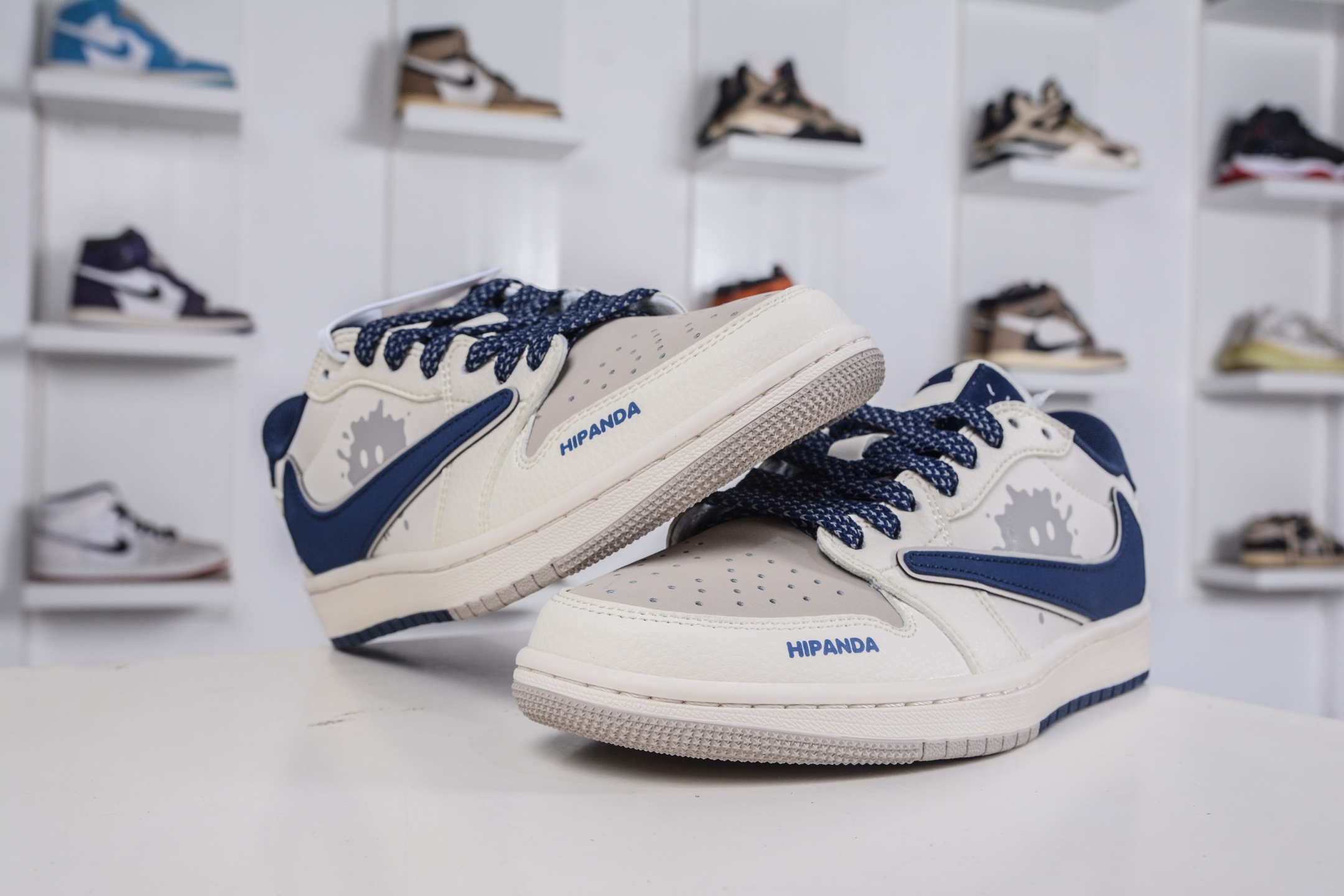 TS x Air Jordan x Hip Panda AJ1 Low 倒钩低帮联名暴力熊-白灰蓝 XD0798-310