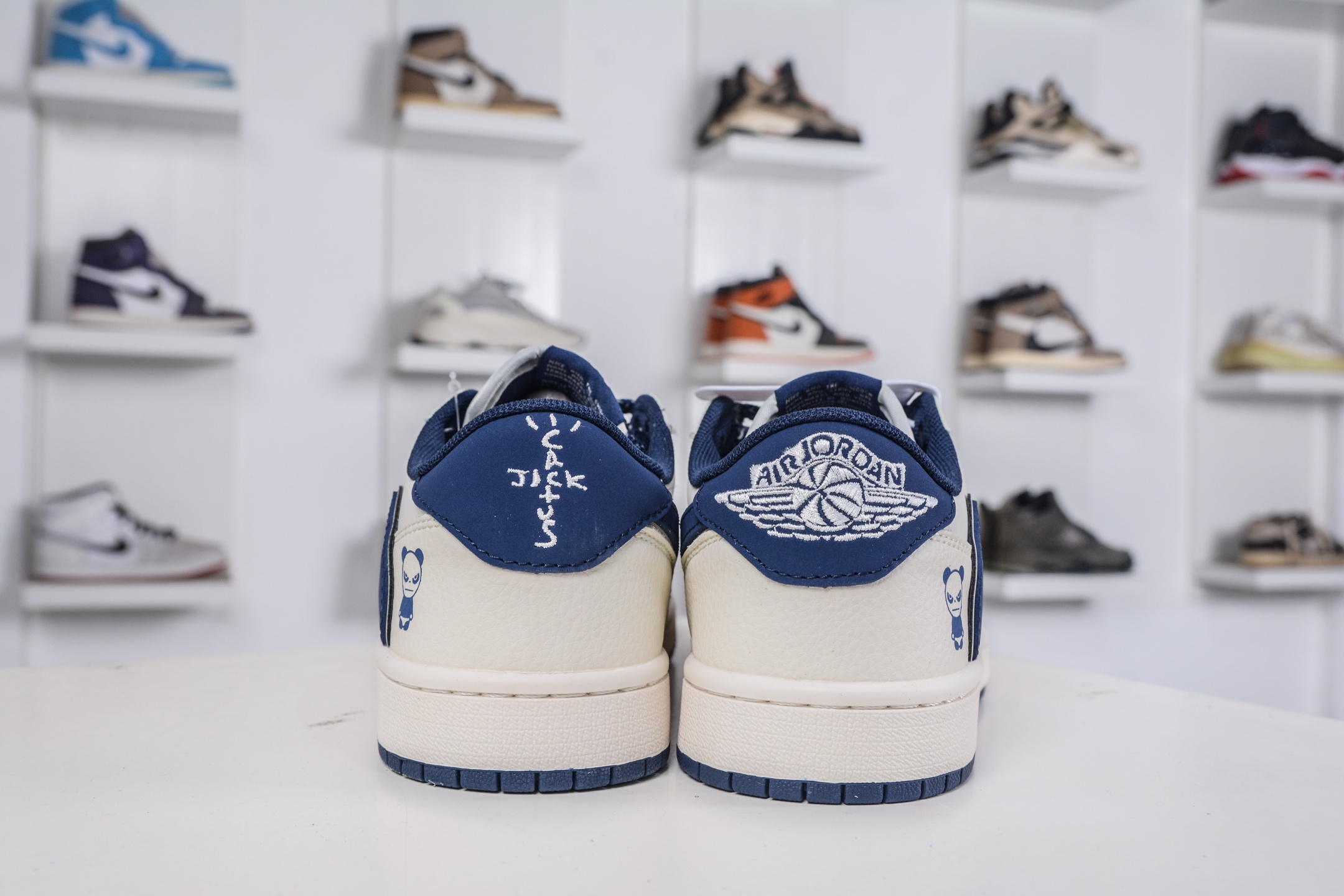 TS x Air Jordan x Hip Panda AJ1 Low 倒钩低帮联名暴力熊-白灰蓝 XD0798-310