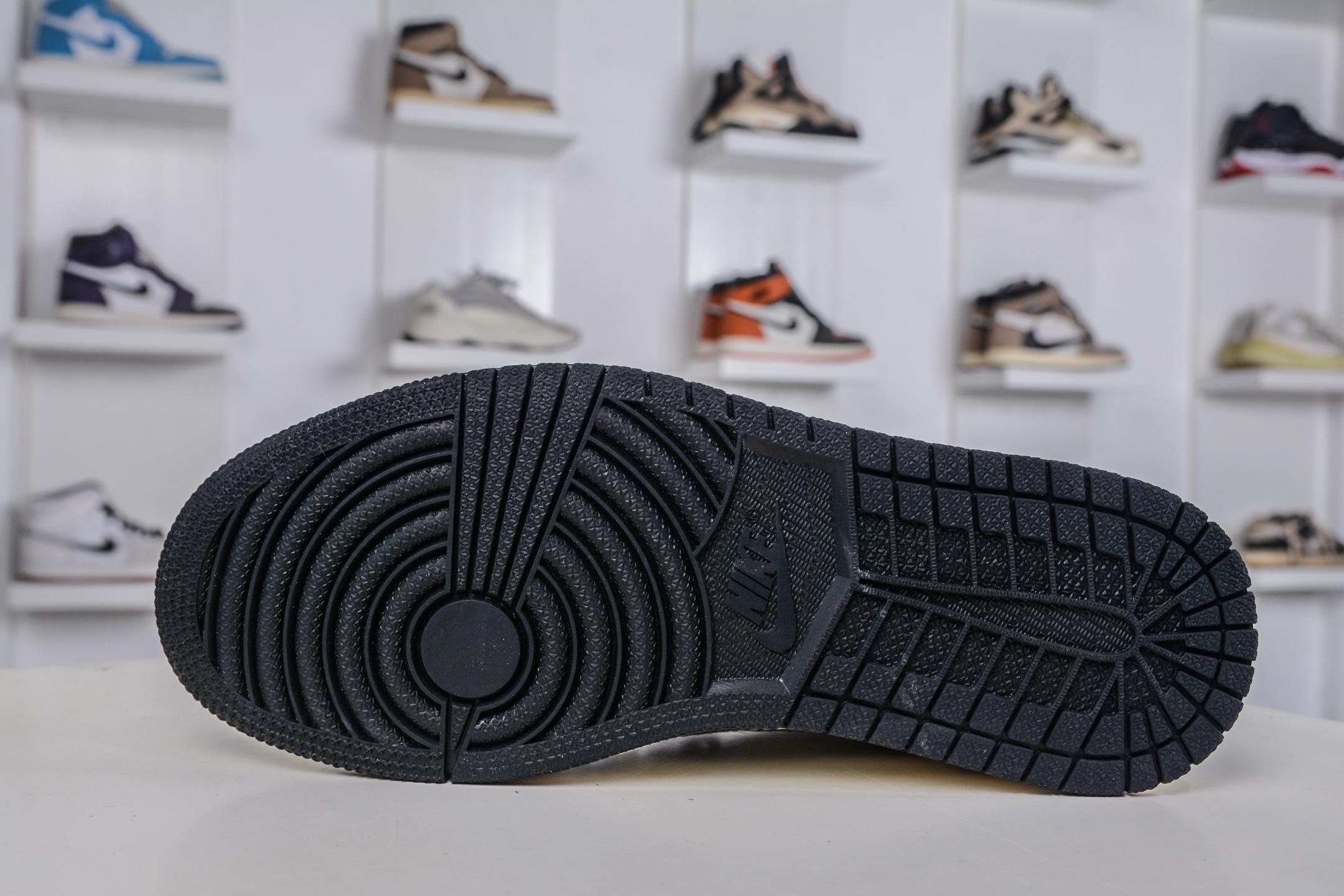 TS x Air Jordan AJ1 Low x UNDEFEATED UND联名-白灰 倒钩低帮联 DD7866-116-莆田鞋,莆田鞋货源,高仿鞋,高仿鞋货源,安福档口,莆田高仿鞋,莆田鞋批发,高仿鞋批发,莆田高仿运动鞋,高仿运动鞋,莆田运动鞋 TS x Air Jordan AJ1 Low x UNDEFEATED UND联名-白灰 倒钩低帮联 DD7866-116