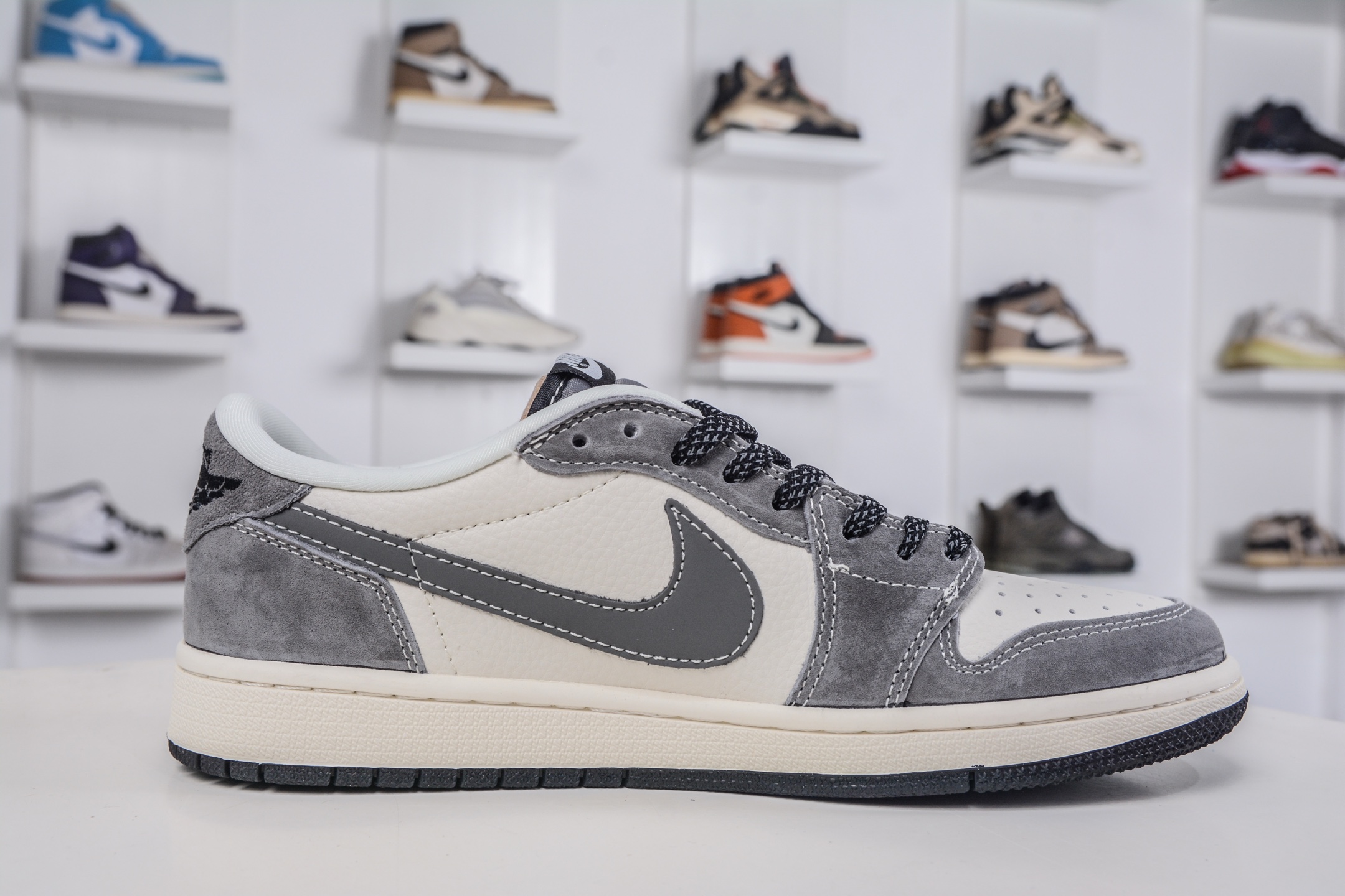 TS x Air Jordan AJ1 Low x UNDEFEATED UND联名-白灰 倒钩低帮联 DD7866-116-莆田鞋,莆田鞋货源,高仿鞋,高仿鞋货源,安福档口,莆田高仿鞋,莆田鞋批发,高仿鞋批发,莆田高仿运动鞋,高仿运动鞋,莆田运动鞋 TS x Air Jordan AJ1 Low x UNDEFEATED UND联名-白灰 倒钩低帮联 DD7866-116