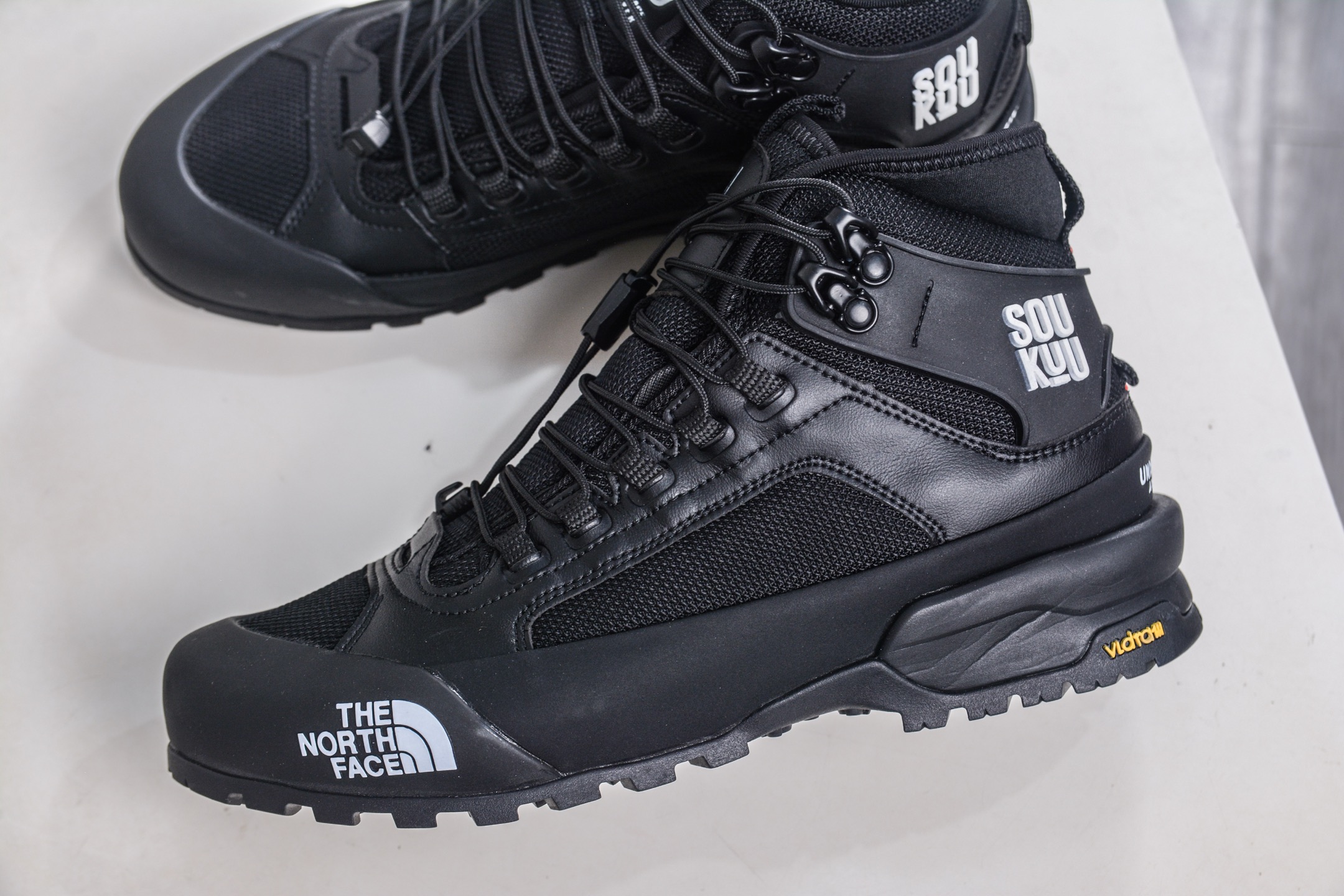 240 The North Face 北面 高帮 秋冬季户外耐磨徒步鞋 舒适运动越野登山鞋