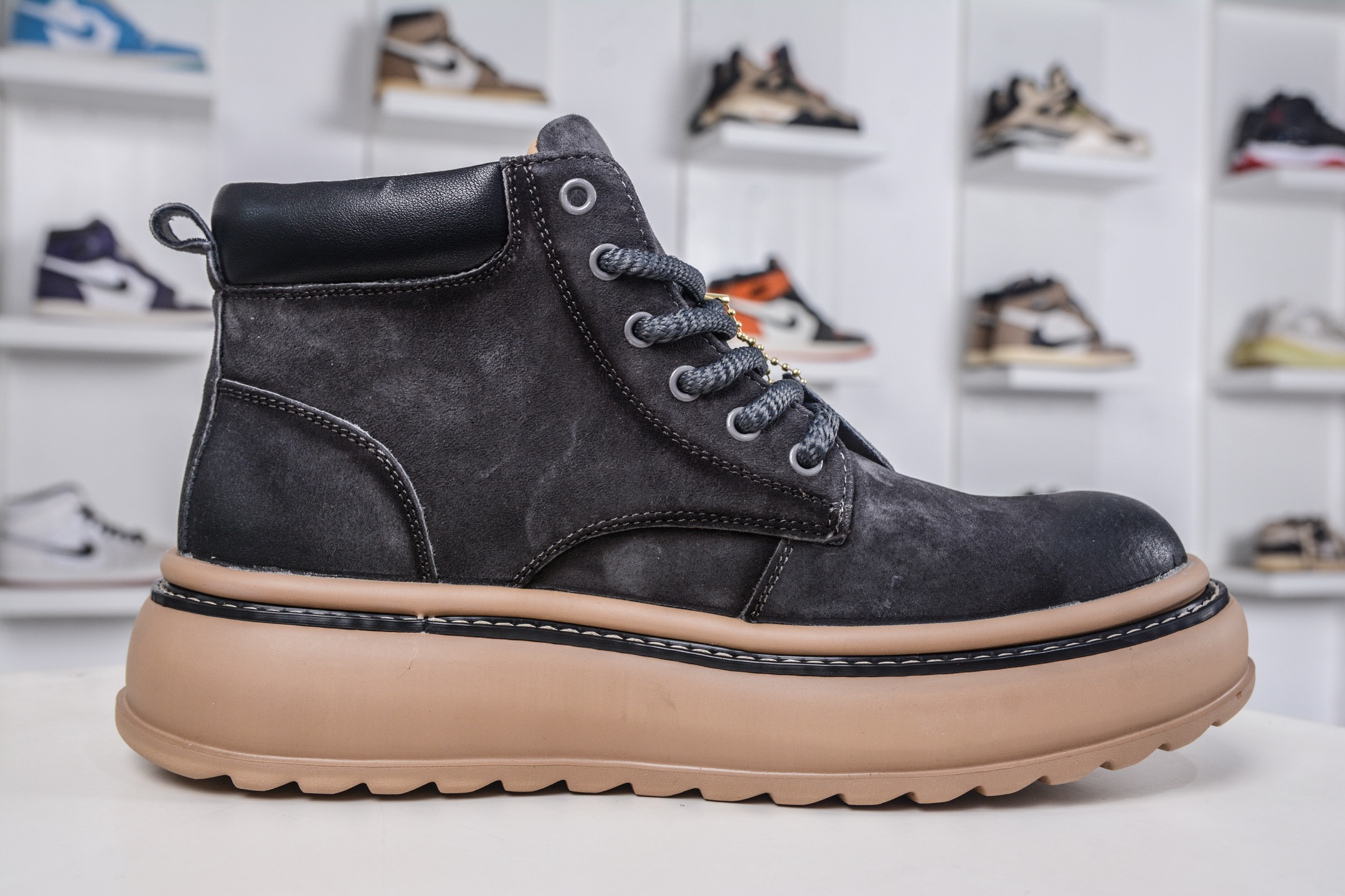 320 Timberland添柏岚/天伯伦 秋冬新品 秋冬必备户外休闲大黄靴系列-Chinese UA Cheap High Quatity Brand Clothes Bags handbags Sneakers wholesale wholesaler seller from China Factory suppliers Fashion Clothing Shoes best Quality Beautiful Price 320 Timberland添柏岚/天伯伦 秋冬新品 秋冬必备户外休闲大黄靴系列