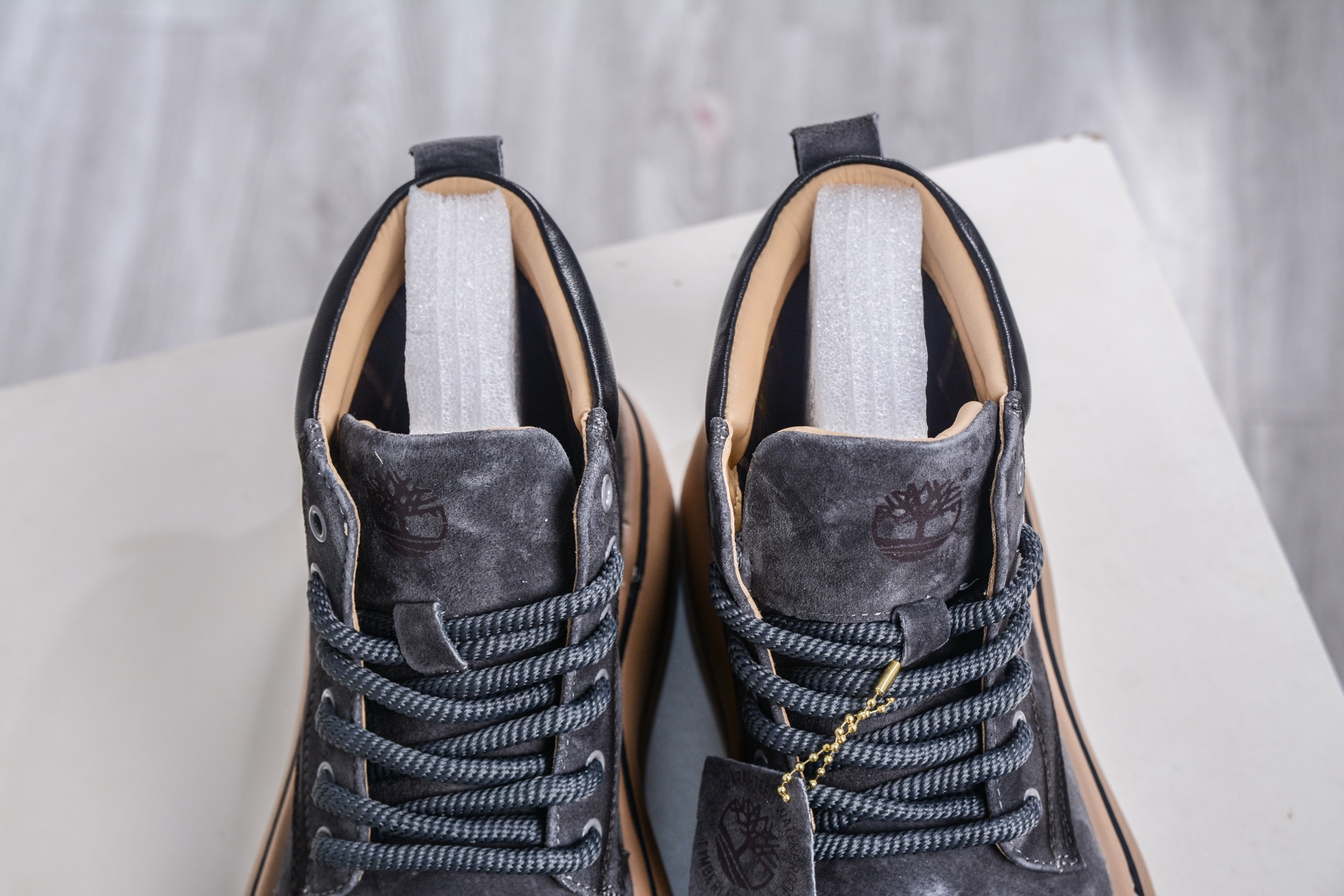 320 Timberland添柏岚/天伯伦 秋冬新品 秋冬必备户外休闲大黄靴系列-Chinese UA Cheap High Quatity Brand Clothes Bags handbags Sneakers wholesale wholesaler seller from China Factory suppliers Fashion Clothing Shoes best Quality Beautiful Price 320 Timberland添柏岚/天伯伦 秋冬新品 秋冬必备户外休闲大黄靴系列