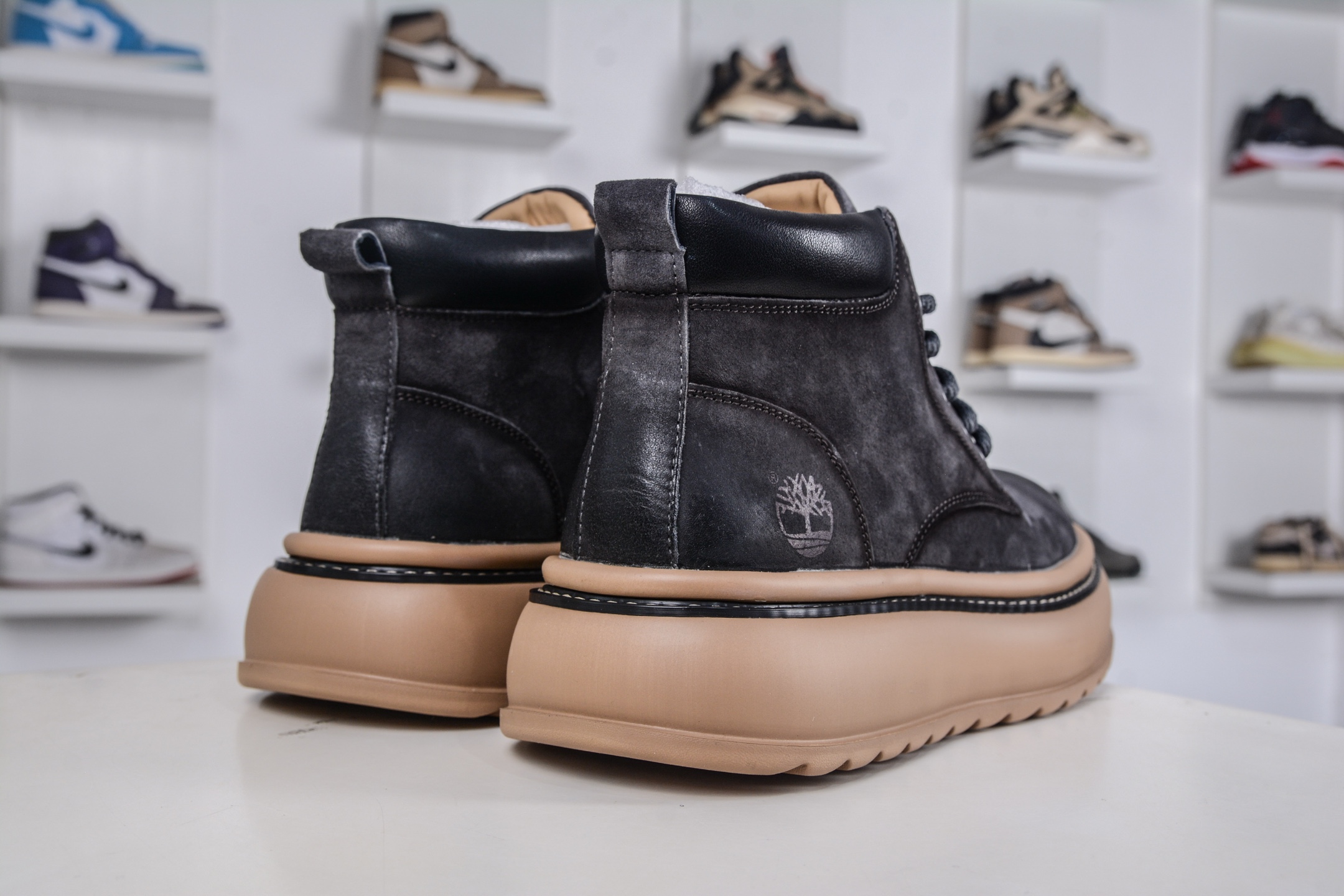 320 Timberland添柏岚/天伯伦 秋冬新品 秋冬必备户外休闲大黄靴系列-Chinese UA Cheap High Quatity Brand Clothes Bags handbags Sneakers wholesale wholesaler seller from China Factory suppliers Fashion Clothing Shoes best Quality Beautiful Price 320 Timberland添柏岚/天伯伦 秋冬新品 秋冬必备户外休闲大黄靴系列