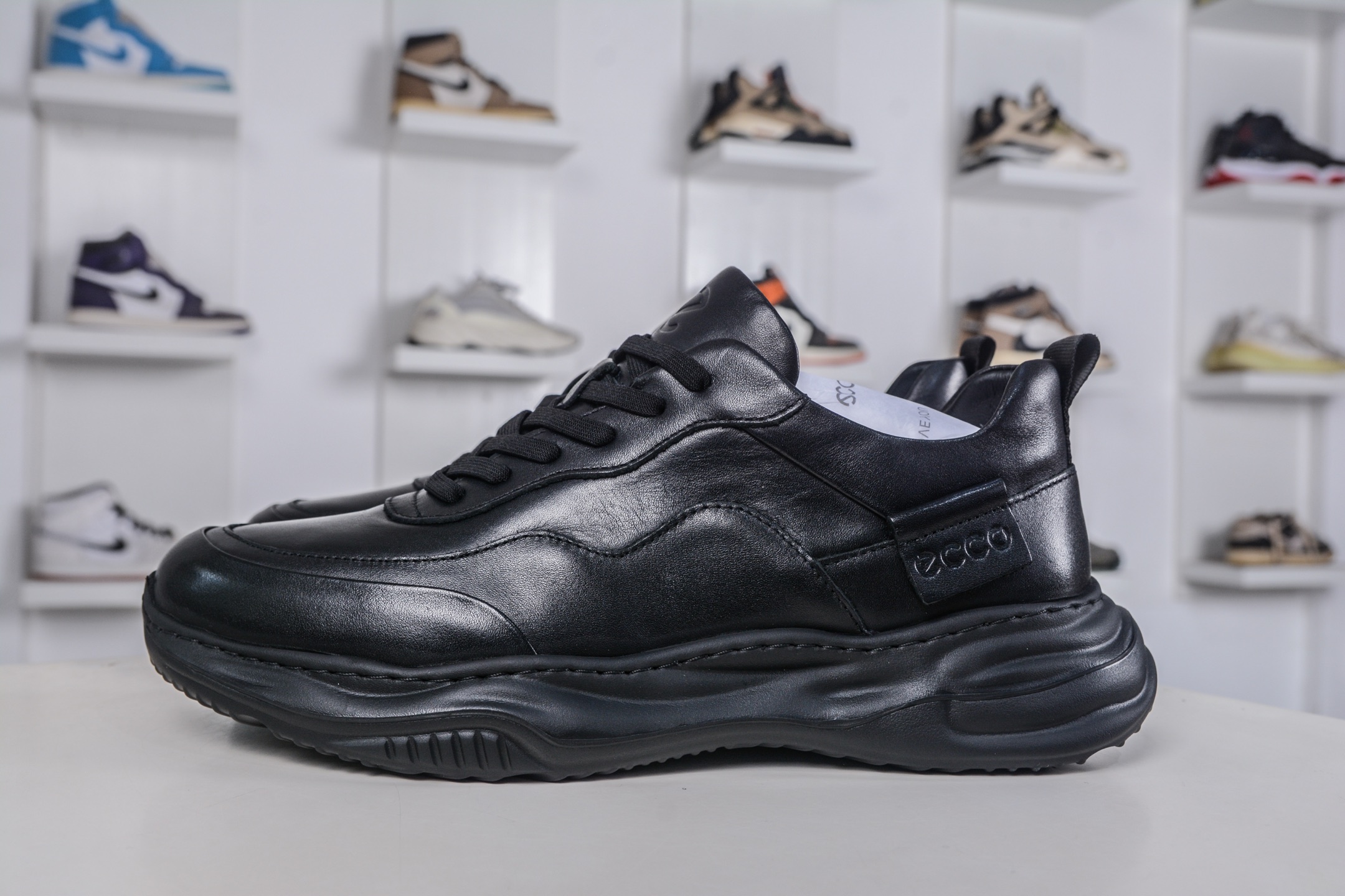 300 Ecco/爱步 灵动系列 秋冬新款 百搭舒适厚底休闲运动男鞋 518821 01 001-Chinese UA Cheap High Quatity Brand Clothes Bags handbags Sneakers wholesale wholesaler seller from China Factory suppliers Fashion Clothing Shoes best Quality Beautiful Price 300 Ecco/爱步 灵动系列 秋冬新款 百搭舒适厚底休闲运动男鞋 518821 01 001