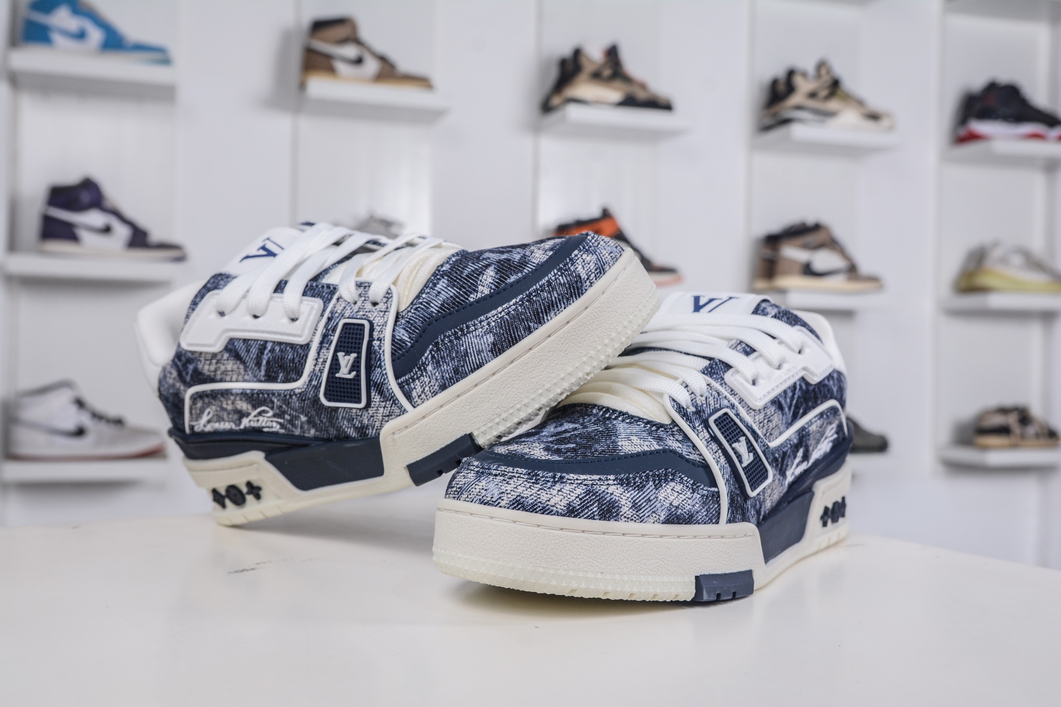 450 2021s LV Trainer 限定联名 2117-Chinese UA Cheap High Quatity Brand Clothes Bags handbags Sneakers wholesale wholesaler seller from China Factory suppliers Fashion Clothing Shoes best Quality Beautiful Price 450 2021s LV Trainer 限定联名 2117