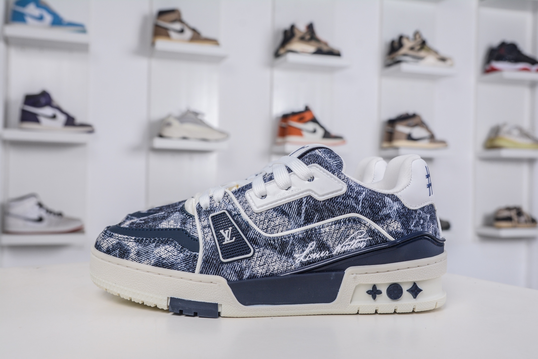 450 2021s LV Trainer 限定联名 2117-Chinese UA Cheap High Quatity Brand Clothes Bags handbags Sneakers wholesale wholesaler seller from China Factory suppliers Fashion Clothing Shoes best Quality Beautiful Price 450 2021s LV Trainer 限定联名 2117