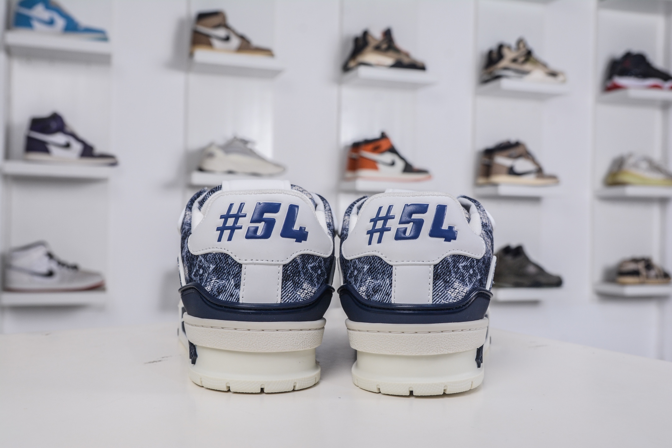 450 2021s LV Trainer 限定联名 2117-Chinese UA Cheap High Quatity Brand Clothes Bags handbags Sneakers wholesale wholesaler seller from China Factory suppliers Fashion Clothing Shoes best Quality Beautiful Price 450 2021s LV Trainer 限定联名 2117