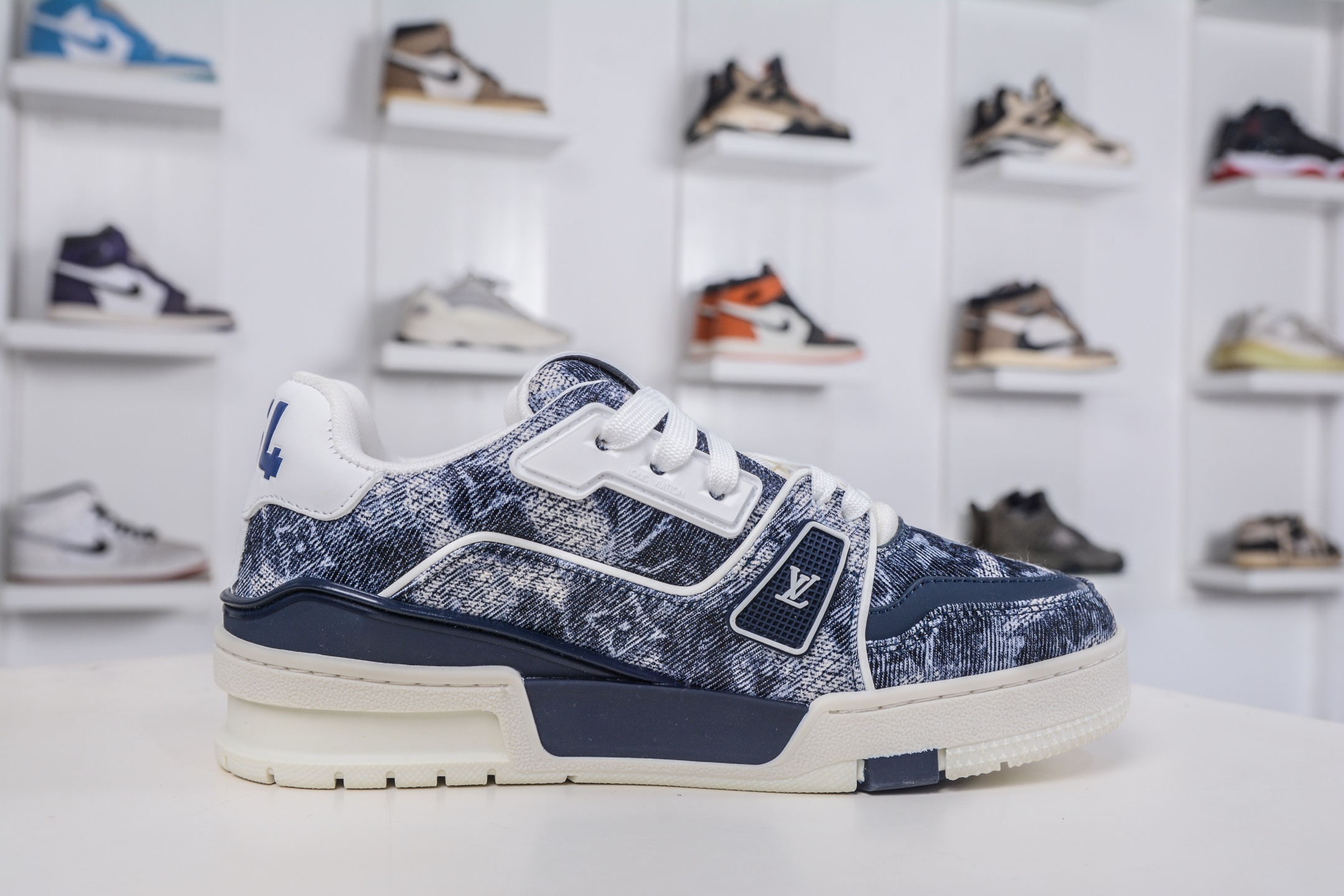 450 2021s LV Trainer 限定联名 2117-Chinese UA Cheap High Quatity Brand Clothes Bags handbags Sneakers wholesale wholesaler seller from China Factory suppliers Fashion Clothing Shoes best Quality Beautiful Price 450 2021s LV Trainer 限定联名 2117