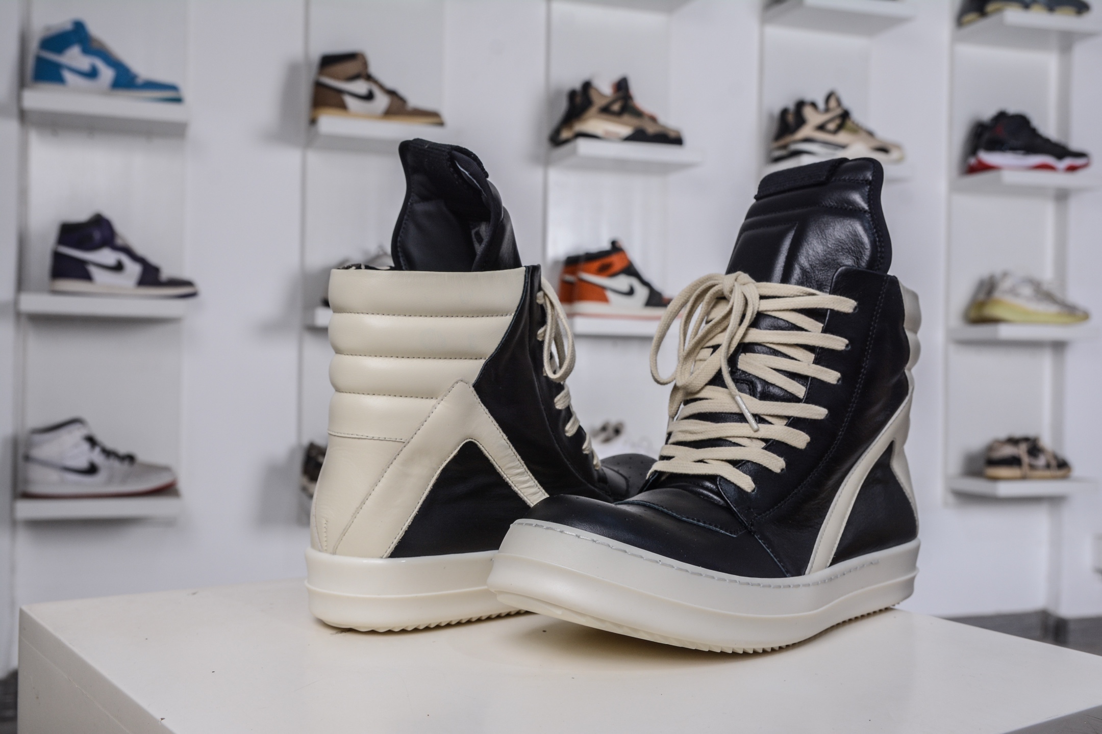 500 M版 RO欧文斯Rickowens 主线高帮 经典西瓜头款式“RO高帮倒三角黑白”-Chinese UA Cheap High Quatity Brand Clothes Bags handbags Sneakers wholesale wholesaler seller from China Factory suppliers Fashion Clothing Shoes best Quality Beautiful Price 500 M版 RO欧文斯Rickowens 主线高帮 经典西瓜头款式“RO高帮倒三角黑白”