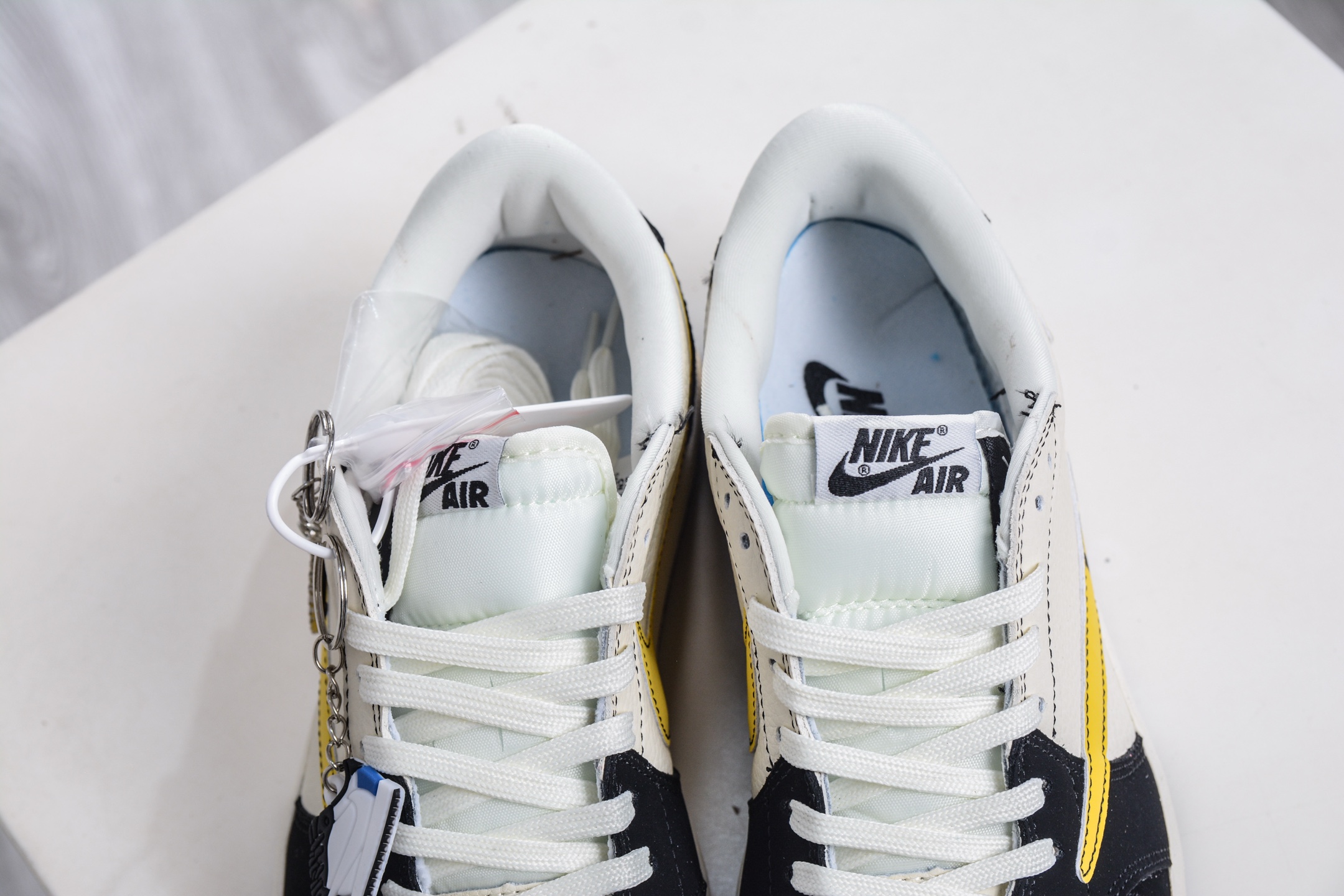 270 TS x Air Jordan x Fendi AJ1 Low 倒钩低帮芬迪联名-米黑黄 DD7866-111