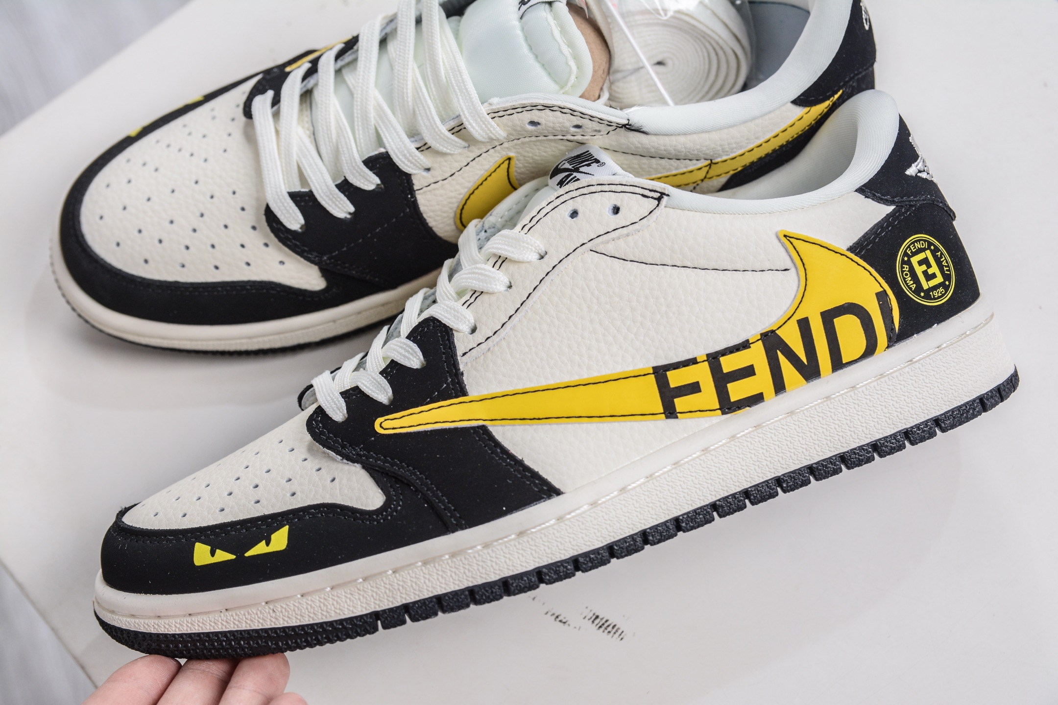 270 TS x Air Jordan x Fendi AJ1 Low 倒钩低帮芬迪联名-米黑黄 DD7866-111