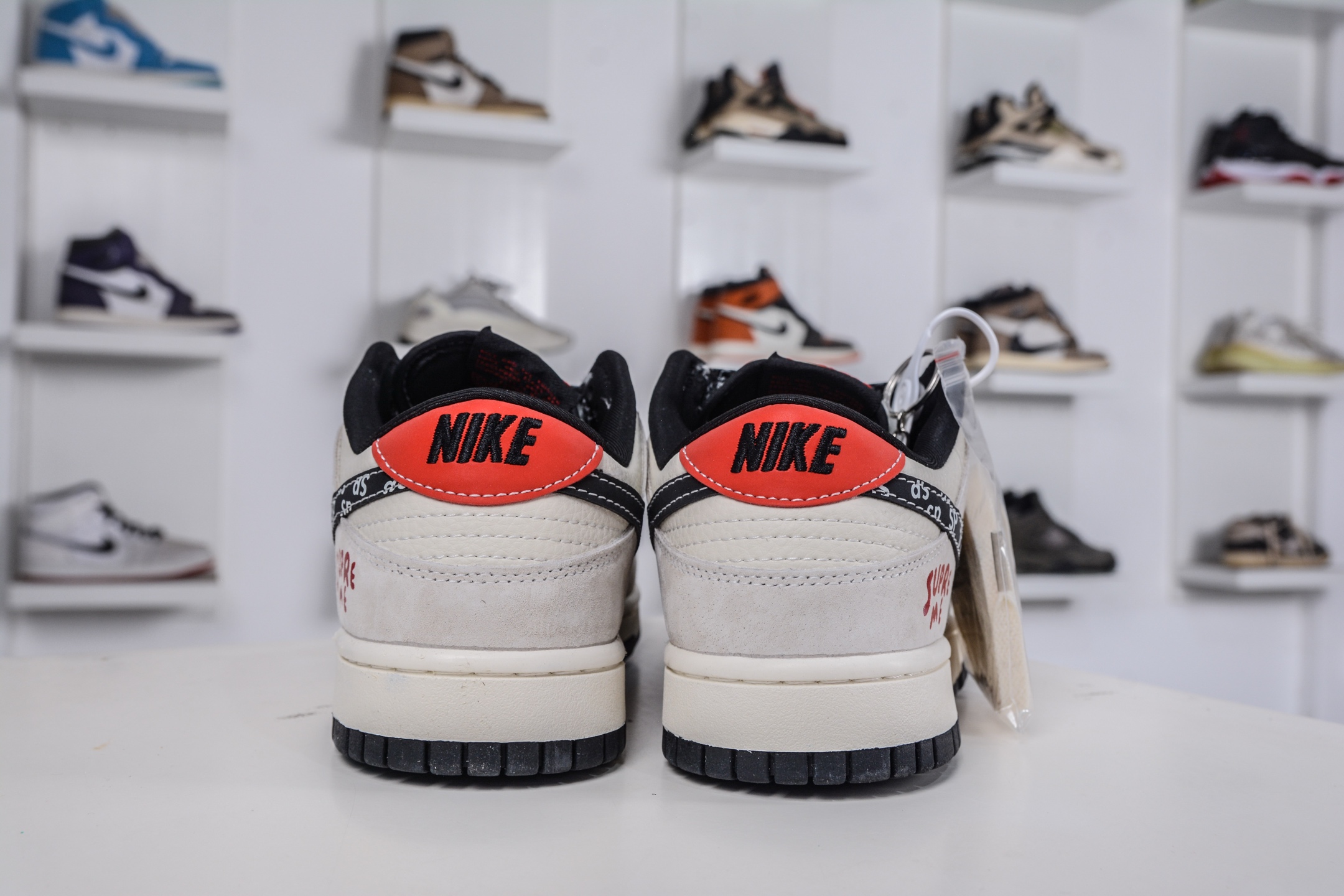 270 Nike SB Dunk Low x Superme SUP联名-奶白格子灰 SD8888-007