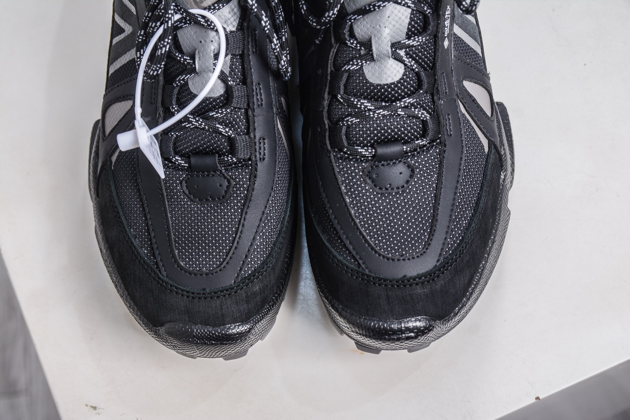 300 ECCO爱步男鞋2025新款运动鞋防水透气户外健步鞋BIOMC踪迹系列 803464-510