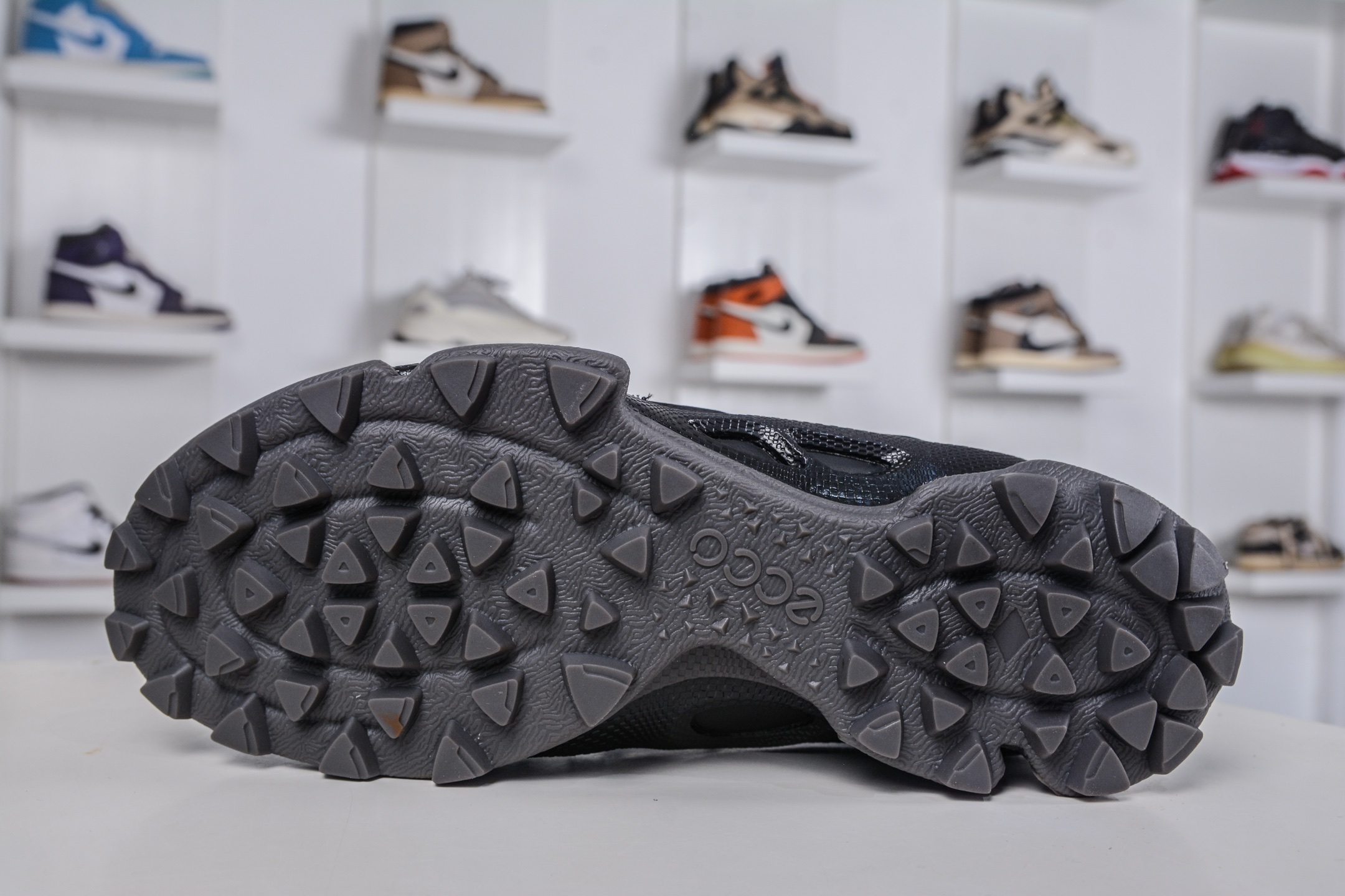 300 ECCO爱步男鞋2025新款运动鞋防水透气户外健步鞋BIOMC踪迹系列 803464-510