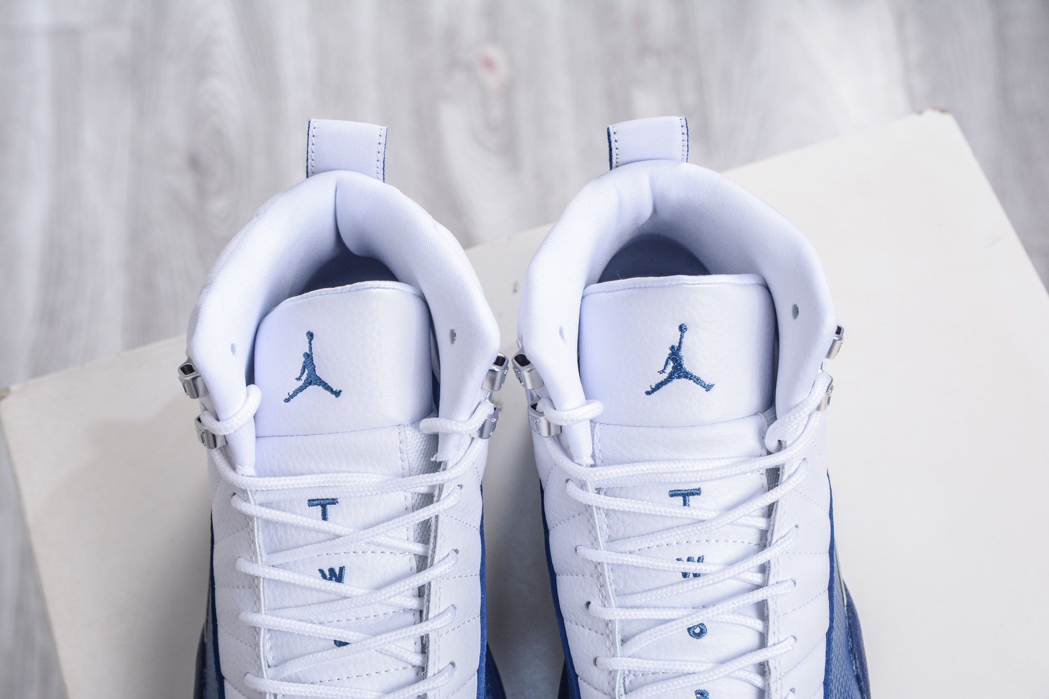 270 Air Jordan 12 Retro AJ12 复刻男子运动鞋 CT8013-114