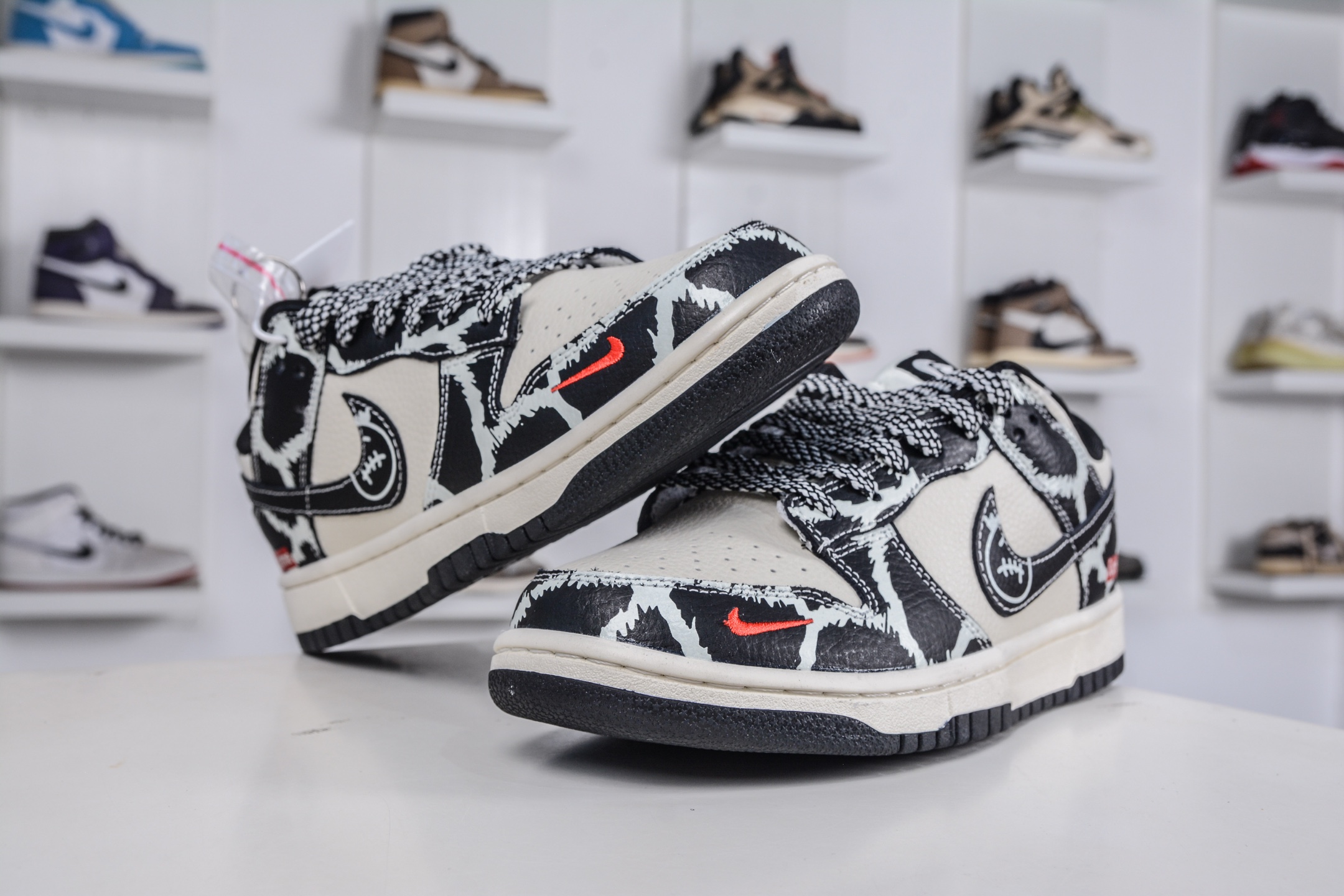 270 Nike SB Dunk Low x Superme SUP联名-米白黑 SJ8888-005