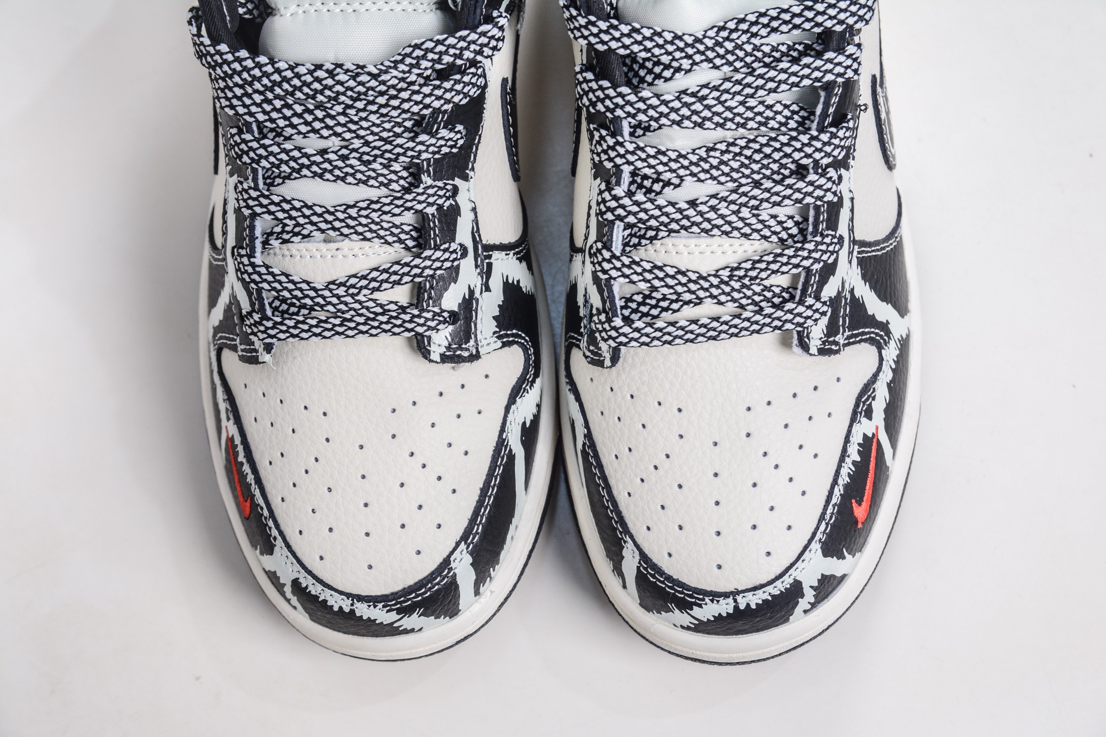 270 Nike SB Dunk Low x Superme SUP联名-米白黑 SJ8888-005