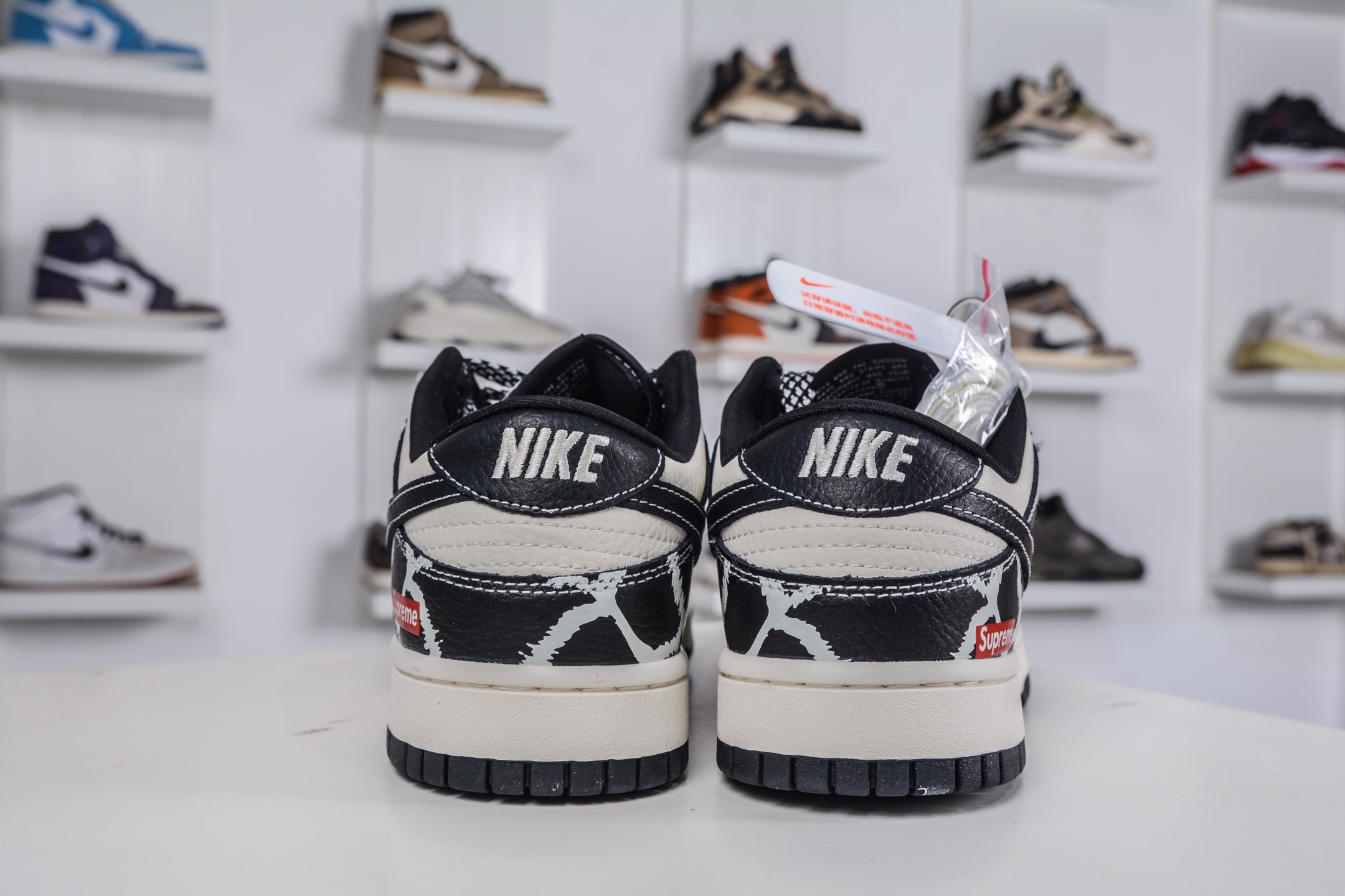 270 Nike SB Dunk Low x Superme SUP联名-米白黑 SJ8888-005