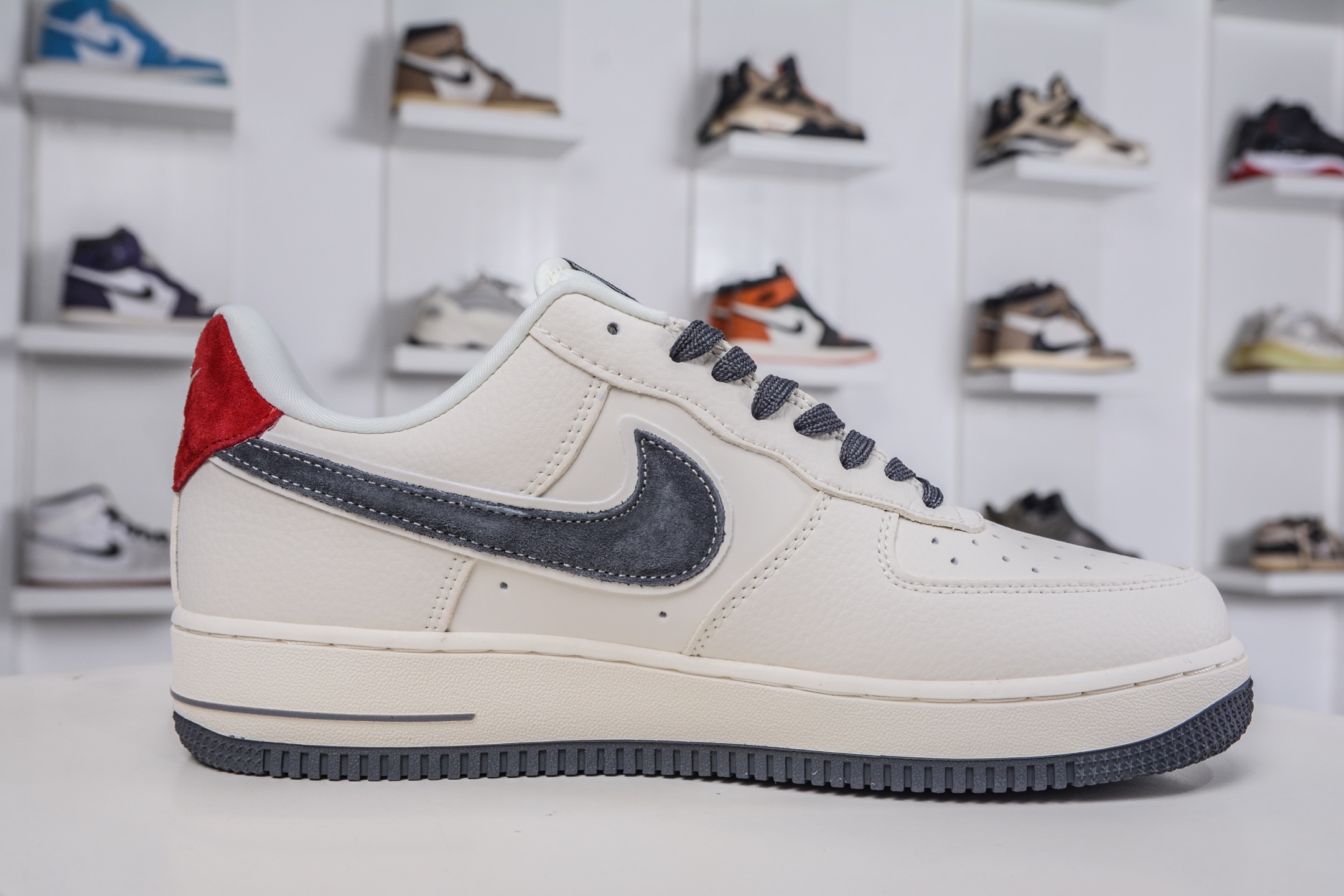 260 Nike Air Force 1 Low 07 米灰红 DD1982-325