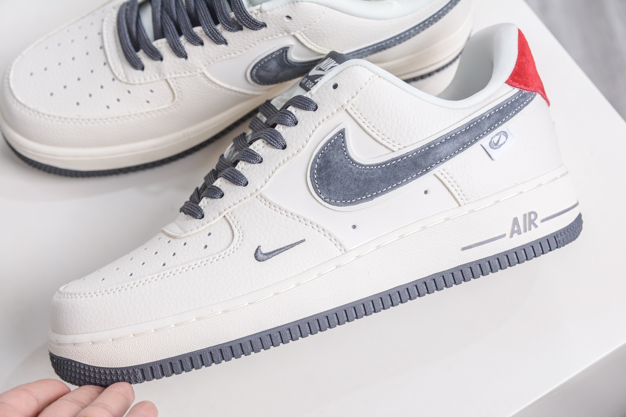 260 Nike Air Force 1 Low 07 米灰红 DD1982-325
