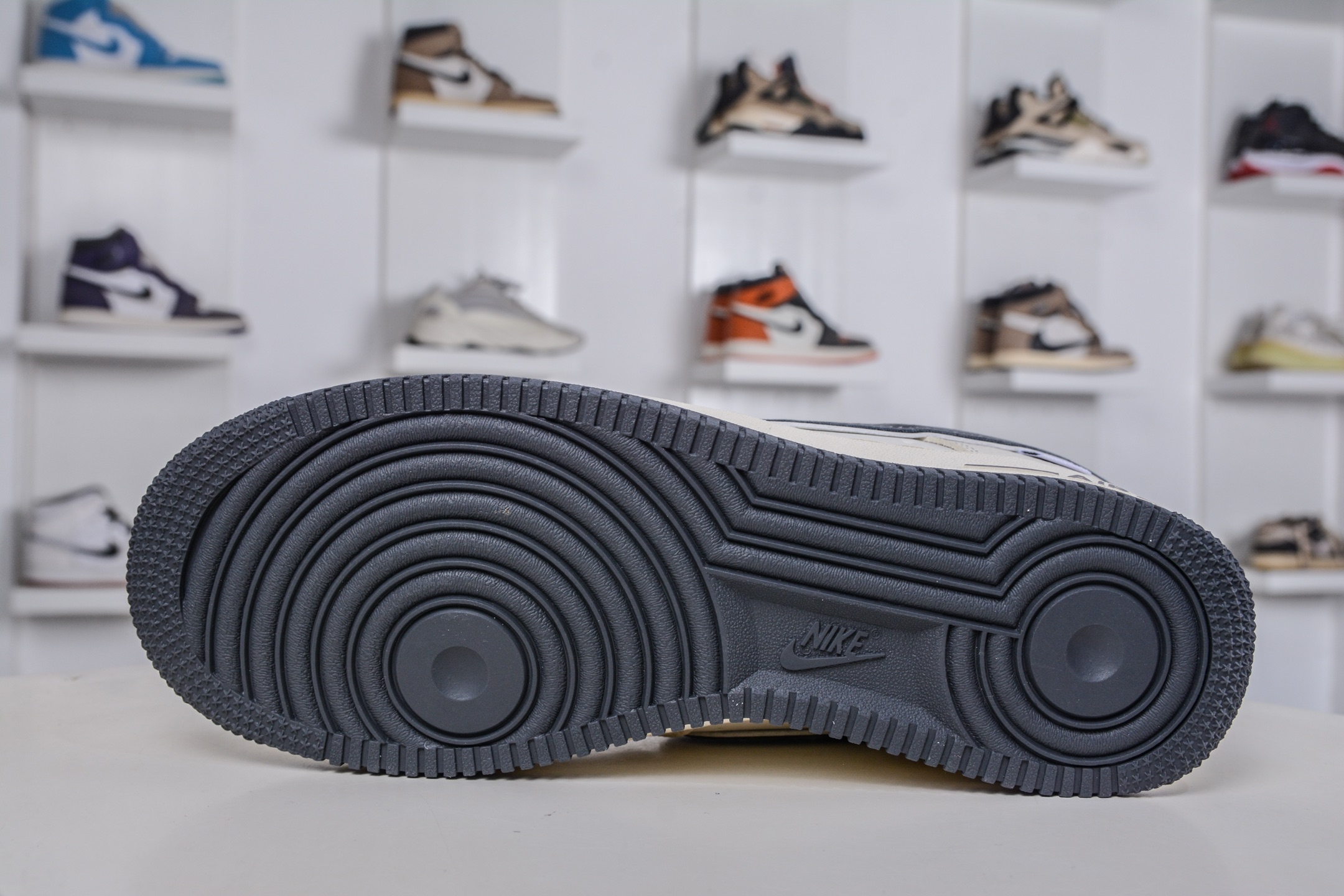 260 Nike Air Force 1 Low 07 米灰红 DD1982-325