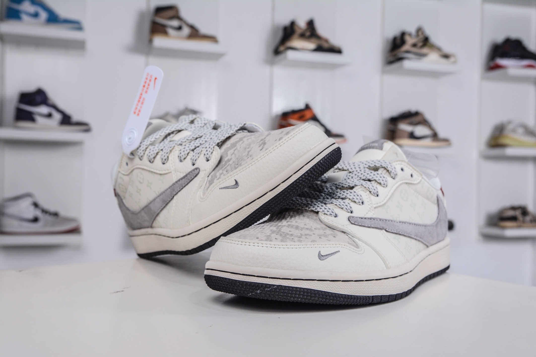 270 TS x Air Jordan x Louis VuittAJ1 Low 倒钩低帮LV联名-米灰红 QW5088-209