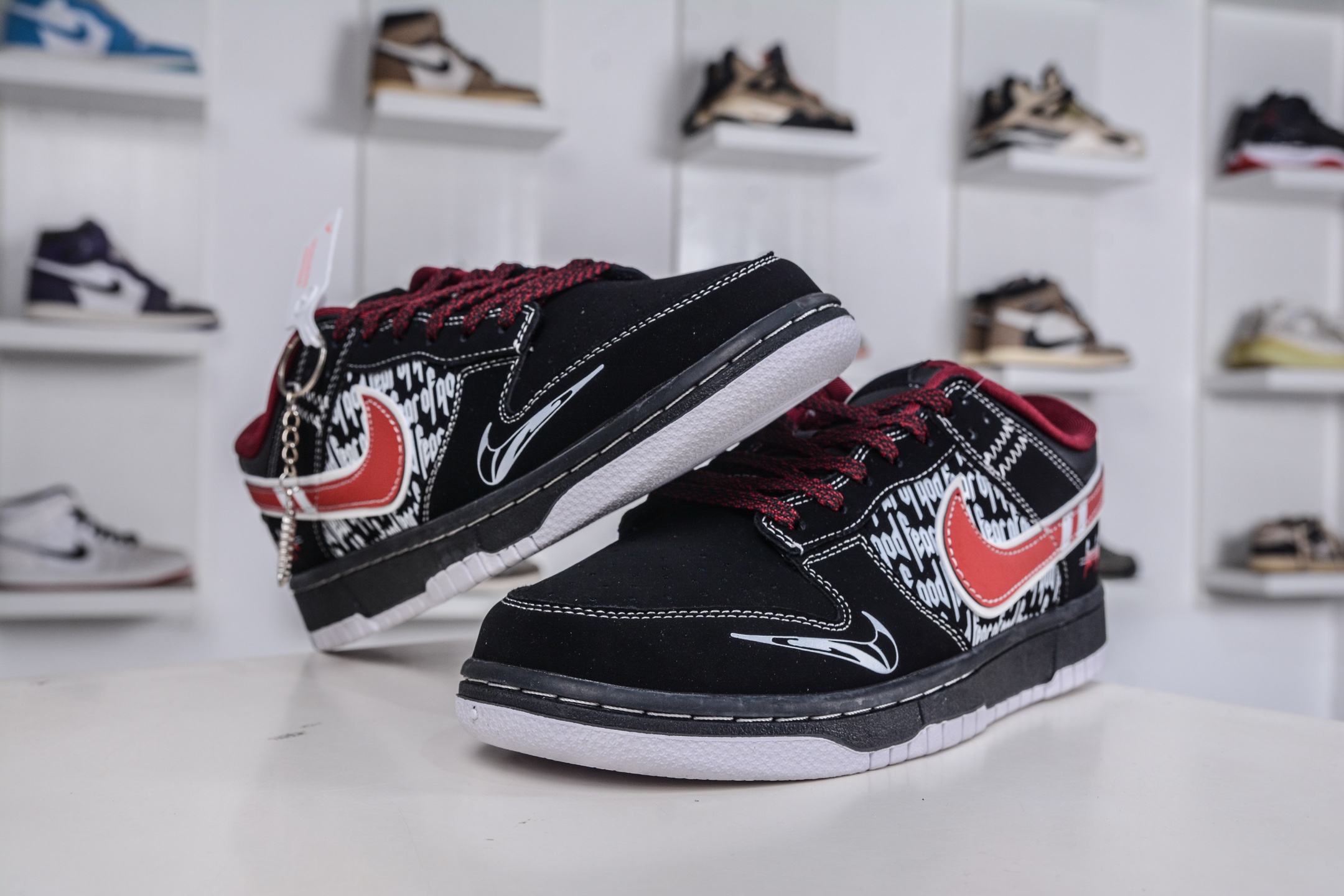 270 Nike SB Dunk Low x Fera Of God FOG联名-字母黑红勾 KK1333-051