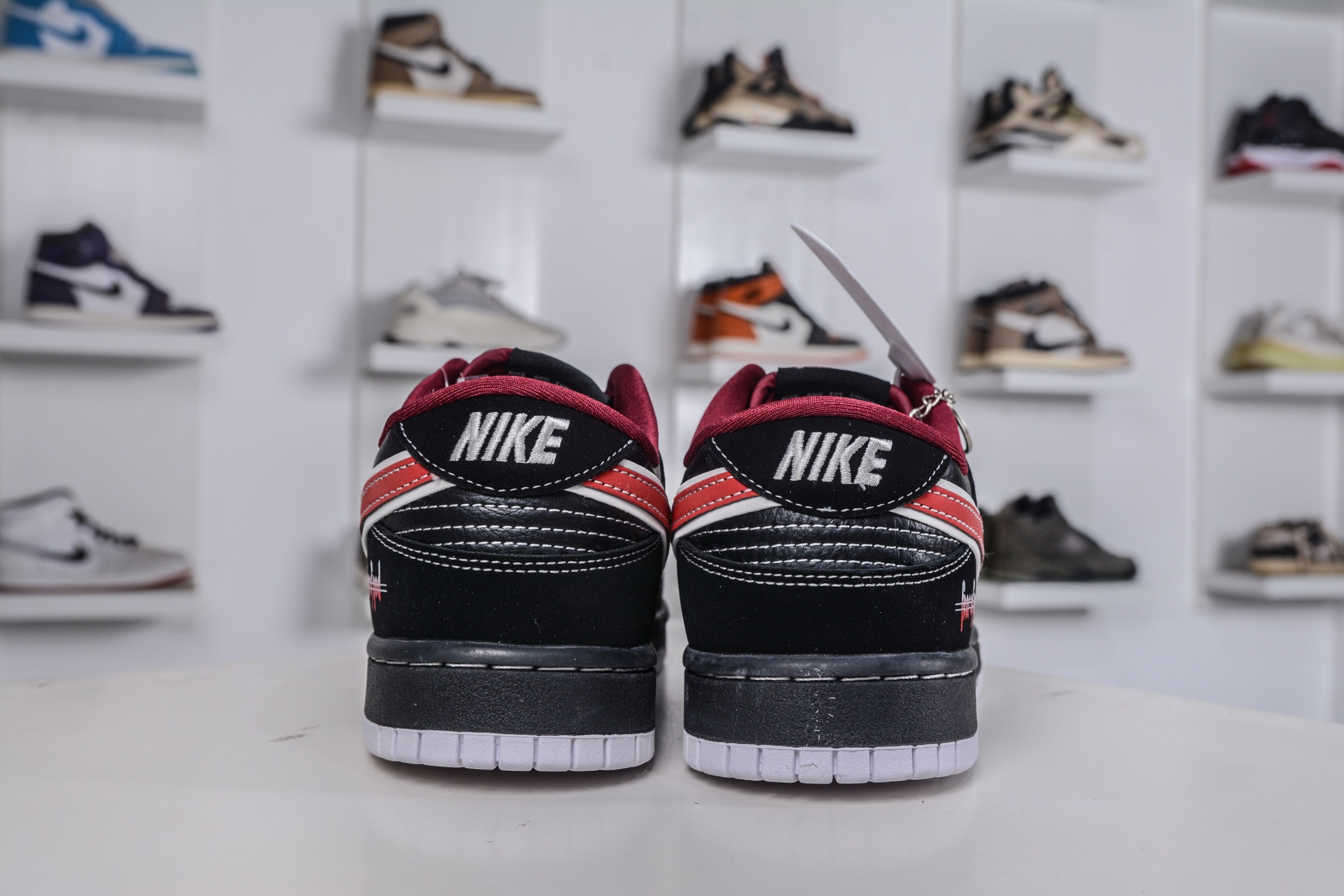 270 Nike SB Dunk Low x Fera Of God FOG联名-字母黑红勾 KK1333-051