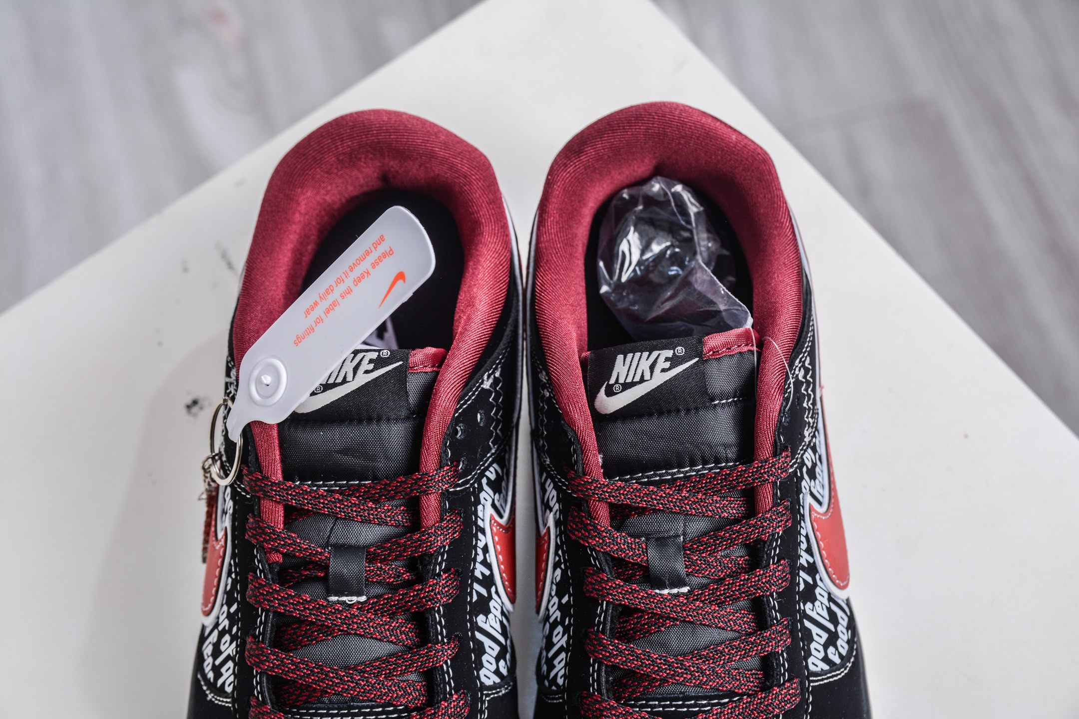 270 Nike SB Dunk Low x Fera Of God FOG联名-字母黑红勾 KK1333-051