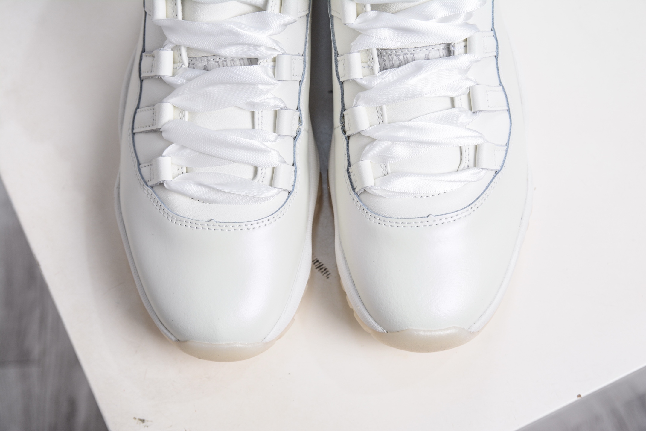 330 Air Jordan 11 Retro ”Pearl” AJ11 乔丹11代高帮珍珠白 AJ11 高帮 AR0715-110