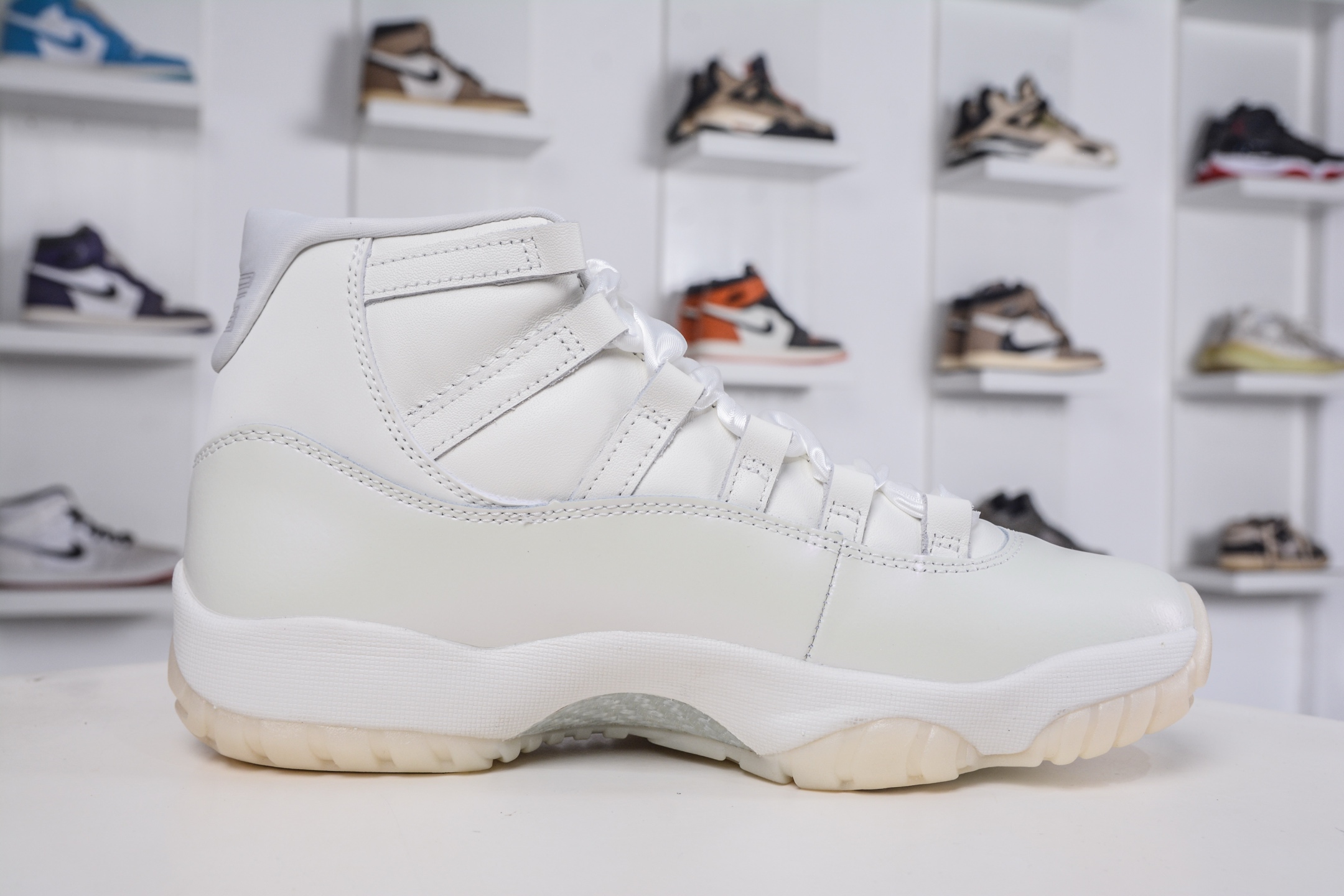 330 Air Jordan 11 Retro ”Pearl” AJ11 乔丹11代高帮珍珠白 AJ11 高帮 AR0715-110