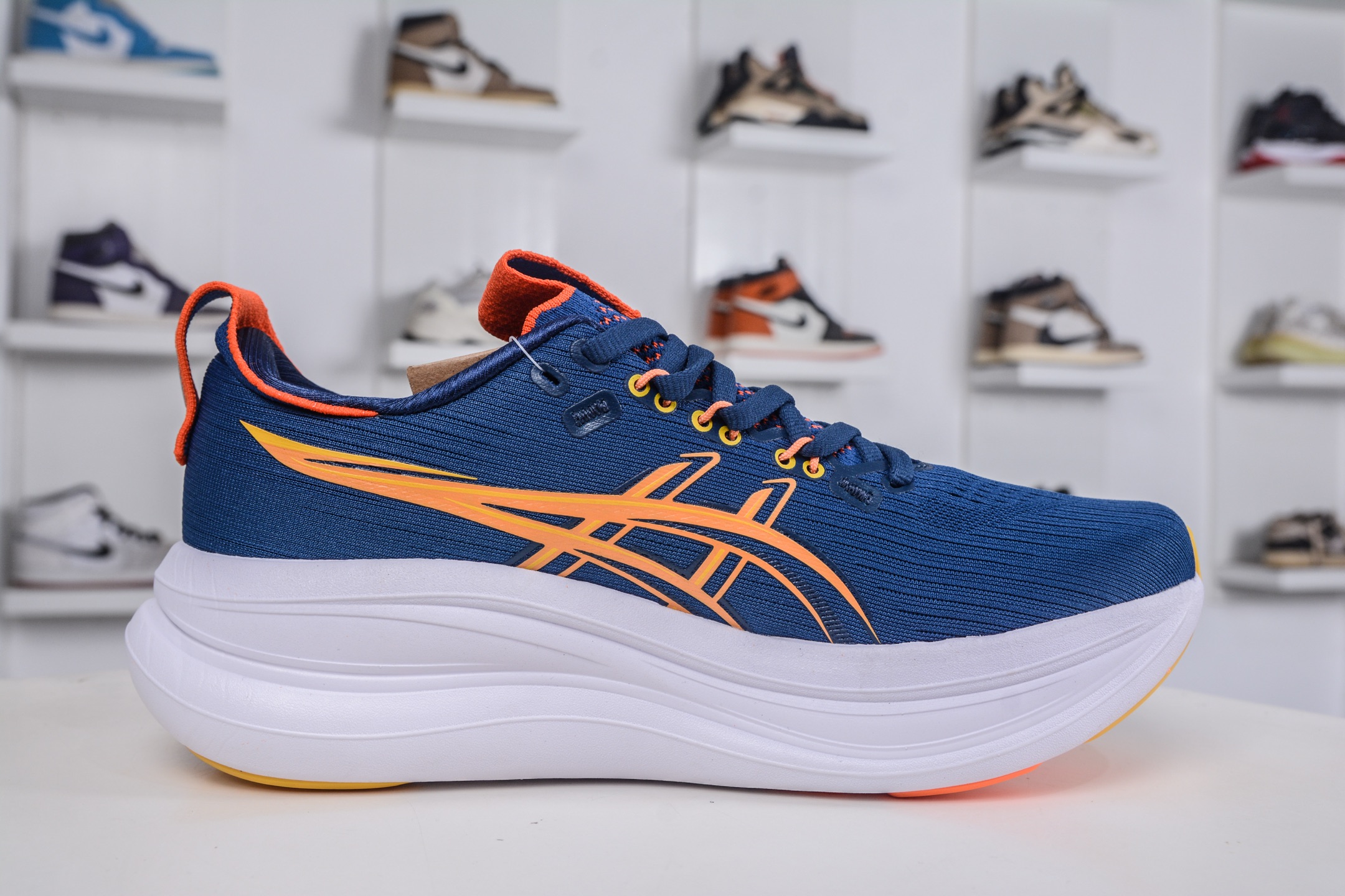 190 Asics GEL-Nimbus 28 亚瑟士缓震跑鞋 1011C752-010