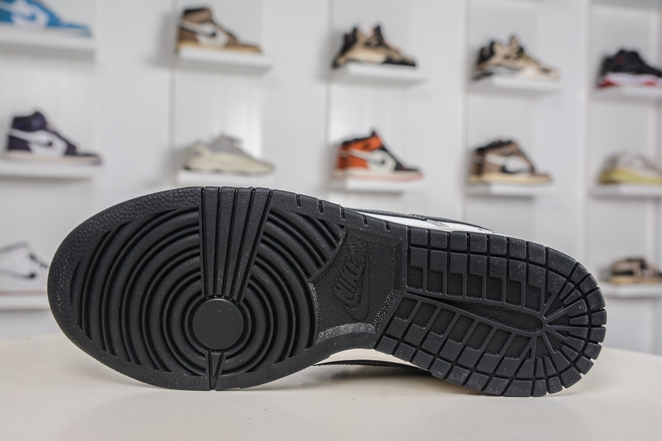 270 Nike Dunk Low 神佑 纯白底色如初雪铺展 WB0414-026