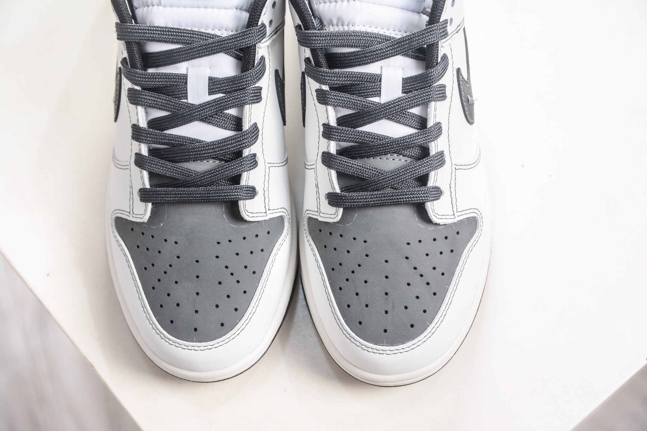 270 Nike Dunk Low 神佑 纯白底色如初雪铺展 WB0414-026