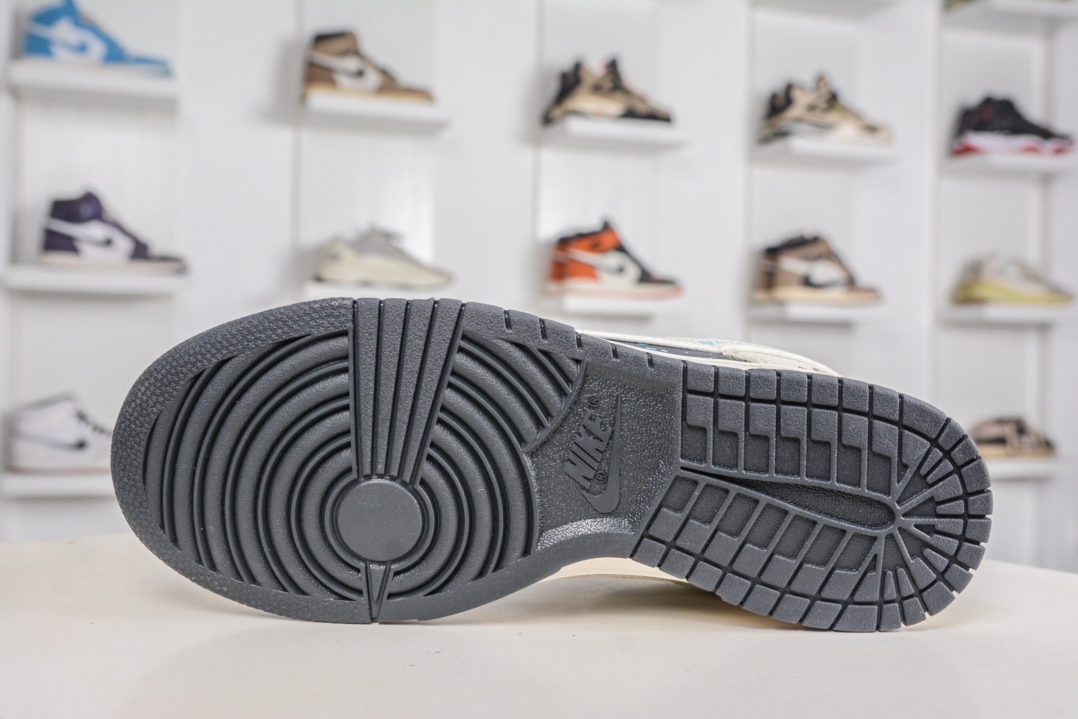 270 Nike SB Dunk Low x Balenciaga 巴黎世家联名-米灰蓝 DD1988-007