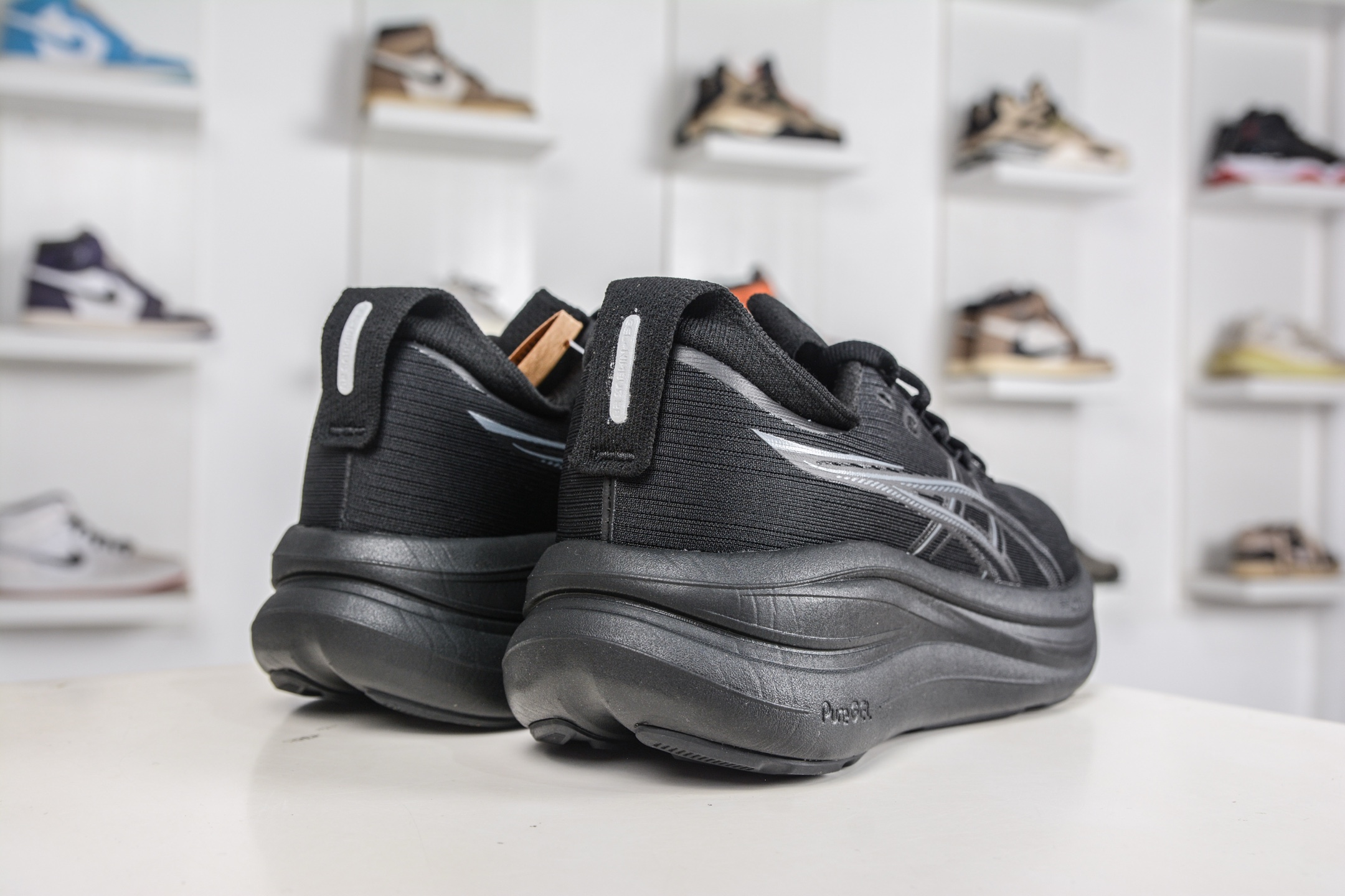 190 Asics GEL-Nimbus 28 亚瑟士缓震跑鞋 1011C591-002