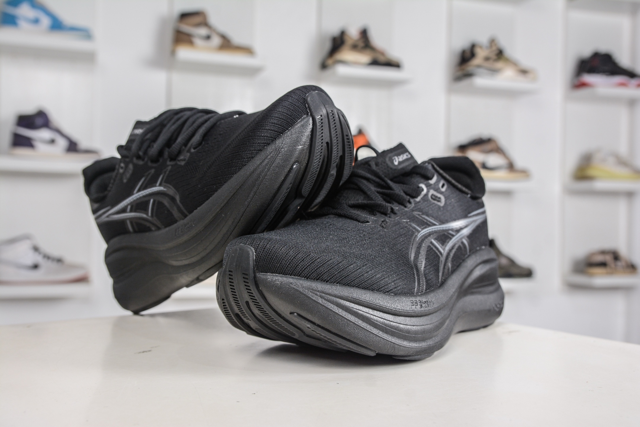 190 Asics GEL-Nimbus 28 亚瑟士缓震跑鞋 1011C591-002