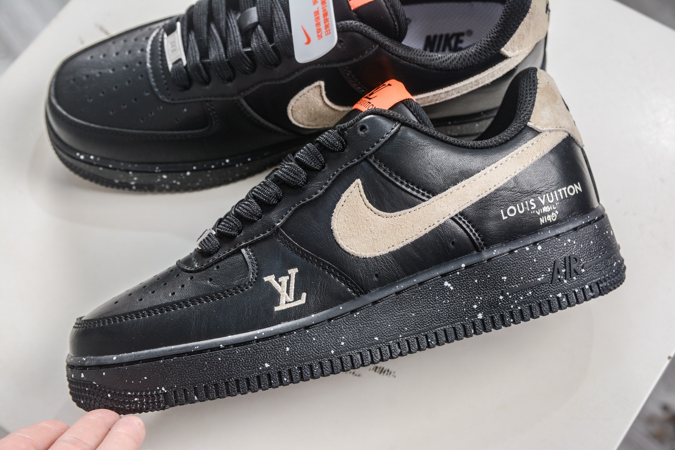 260 Nike Air Force 1 Low 07 x Louis VuittLV联名-墨黑星点 NH0601-586
