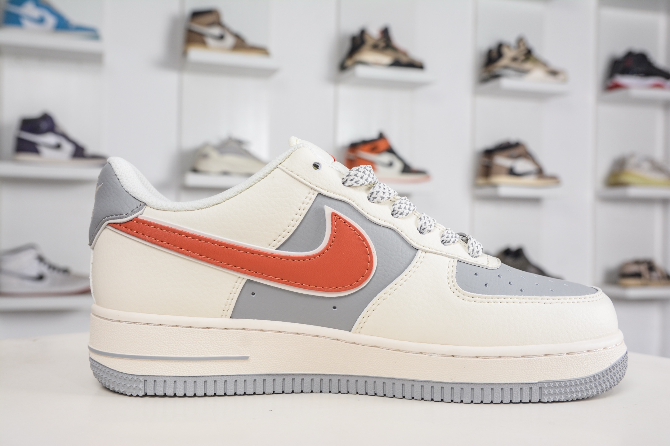 260 Nike Air Force 1 Low 07 x Louis VuittLV联名-米灰红拼接 JP8028-070