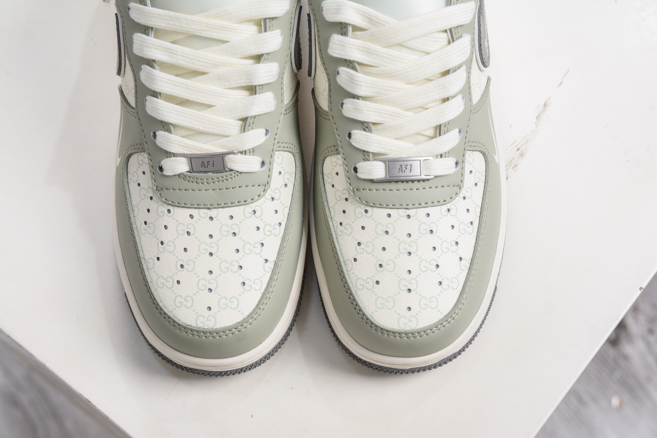 260 Gucci x NIke Air Force 1 古驰联名-米白浅绿灰勾 XS1958-621-Chinese UA Cheap High Quatity Brand Clothes Bags handbags Sneakers wholesale wholesaler seller from China Factory suppliers Fashion Clothing Shoes best Quality Beautiful Price 260 Gucci x NIke Air Force 1 古驰联名-米白浅绿灰勾 XS1958-621