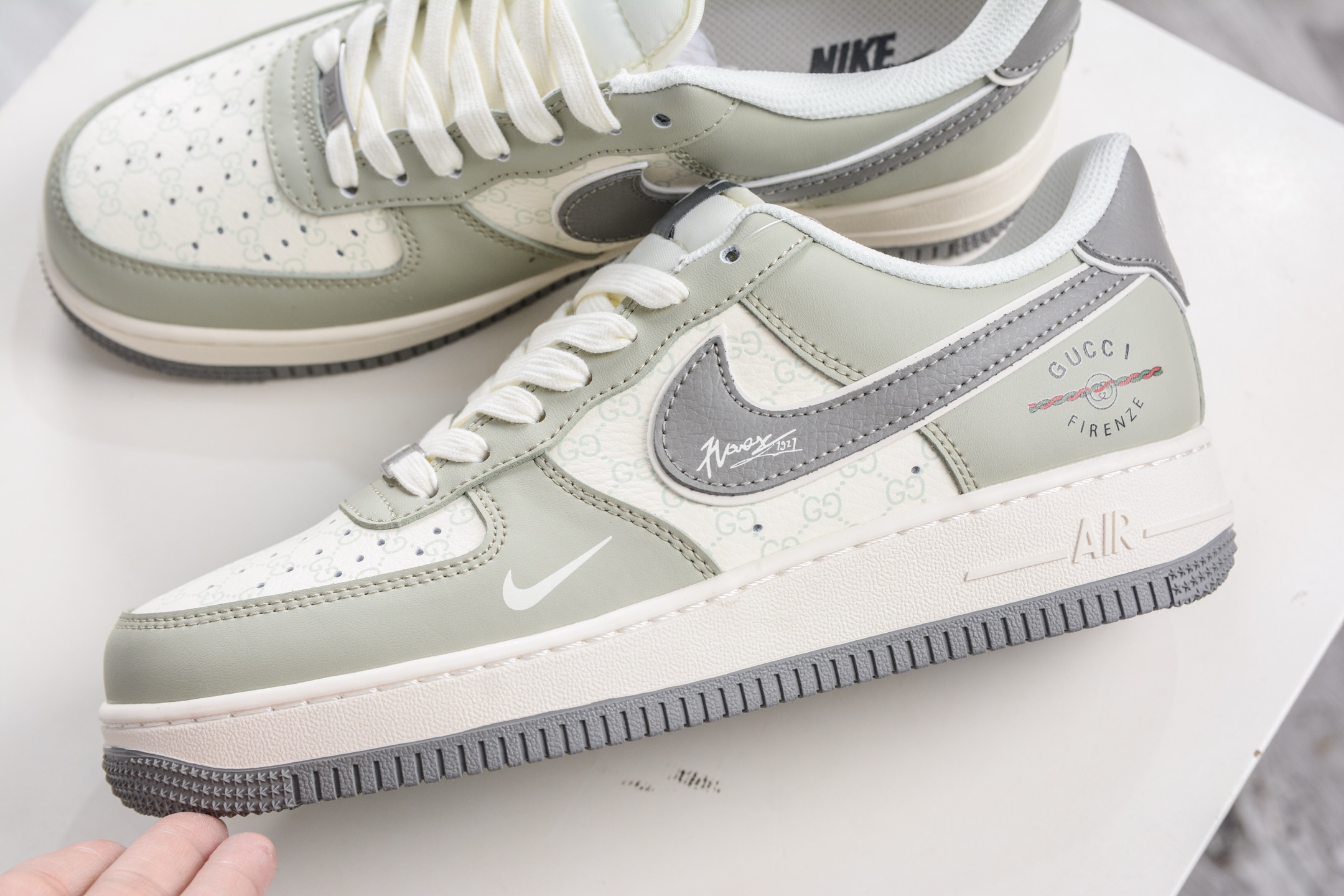 260 Gucci x NIke Air Force 1 古驰联名-米白浅绿灰勾 XS1958-621-Chinese UA Cheap High Quatity Brand Clothes Bags handbags Sneakers wholesale wholesaler seller from China Factory suppliers Fashion Clothing Shoes best Quality Beautiful Price 260 Gucci x NIke Air Force 1 古驰联名-米白浅绿灰勾 XS1958-621