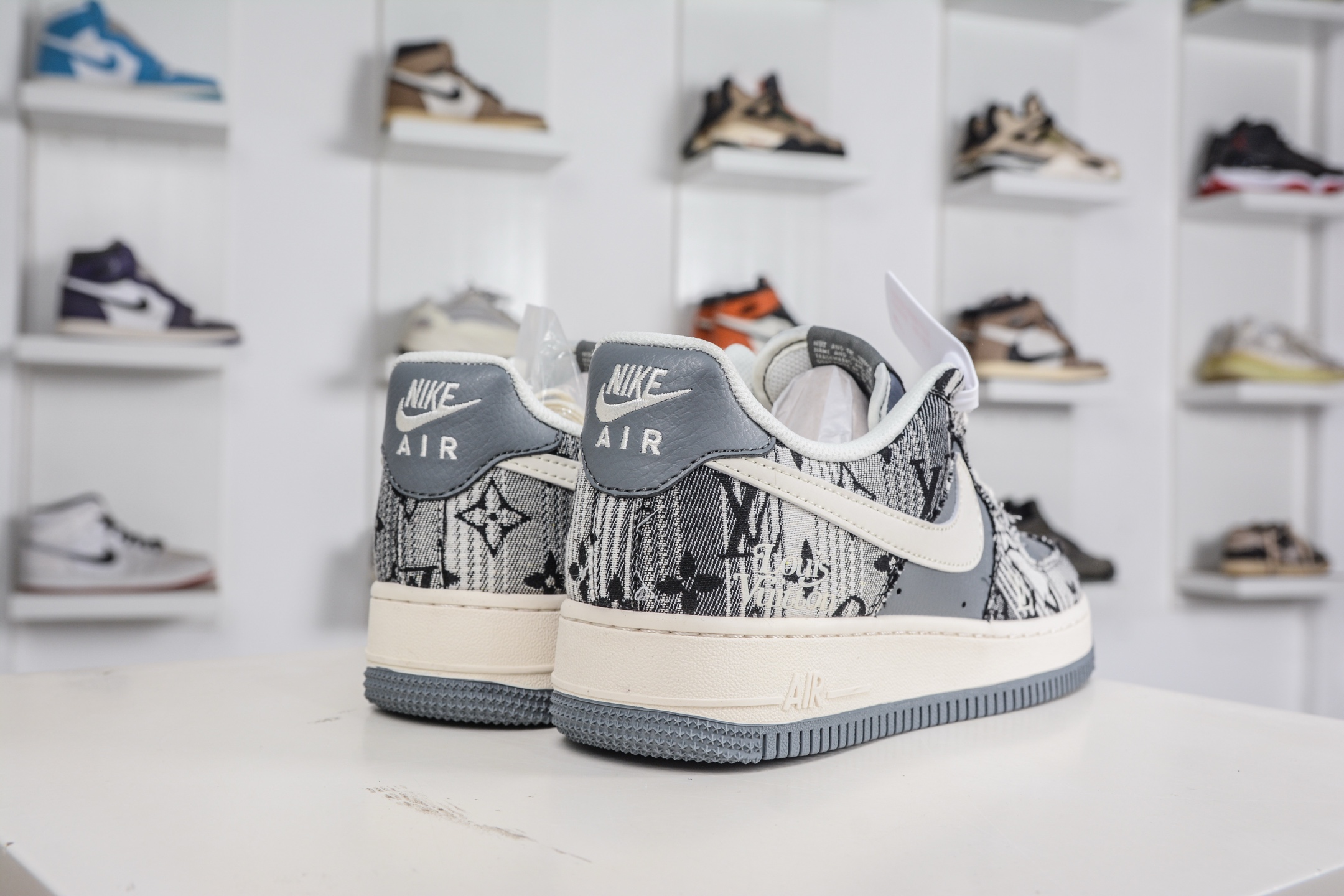 260 Nike Air Force 1 Low 07 x Louis Vuitton LV联名-水墨纹理牛仔布 XS1958-583-Chinese UA Cheap High Quatity Brand Clothes Bags handbags Sneakers wholesale wholesaler seller from China Factory suppliers Fashion Clothing Shoes best Quality Beautiful Price 260 Nike Air Force 1 Low 07 x Louis Vuitton LV联名-水墨纹理牛仔布 XS1958-583