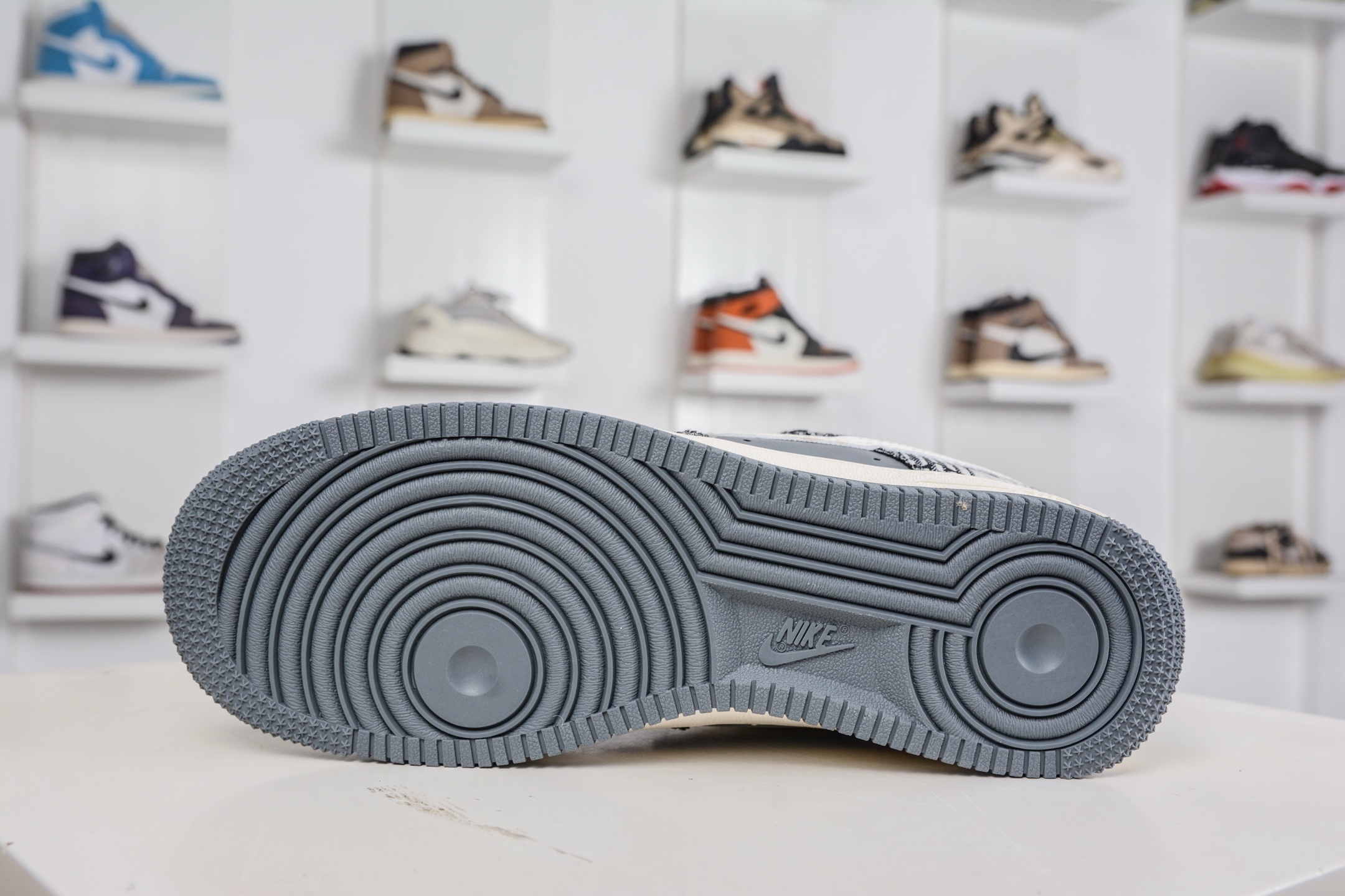 260 Nike Air Force 1 Low 07 x Louis Vuitton LV联名-水墨纹理牛仔布 XS1958-583-Chinese UA Cheap High Quatity Brand Clothes Bags handbags Sneakers wholesale wholesaler seller from China Factory suppliers Fashion Clothing Shoes best Quality Beautiful Price 260 Nike Air Force 1 Low 07 x Louis Vuitton LV联名-水墨纹理牛仔布 XS1958-583