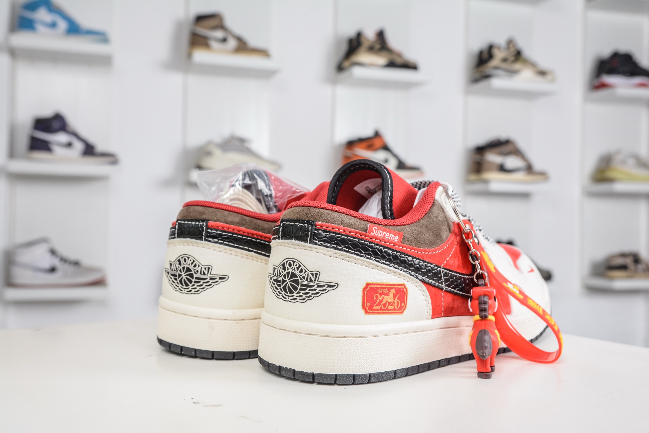 270 Nike Air Jordan 1 Low 马年限定-白红黑 FC7688-203-Chinese UA Cheap High Quatity Brand Clothes Bags handbags Sneakers wholesale wholesaler seller from China Factory suppliers Fashion Clothing Shoes best Quality Beautiful Price 270 Nike Air Jordan 1 Low 马年限定-白红黑 FC7688-203