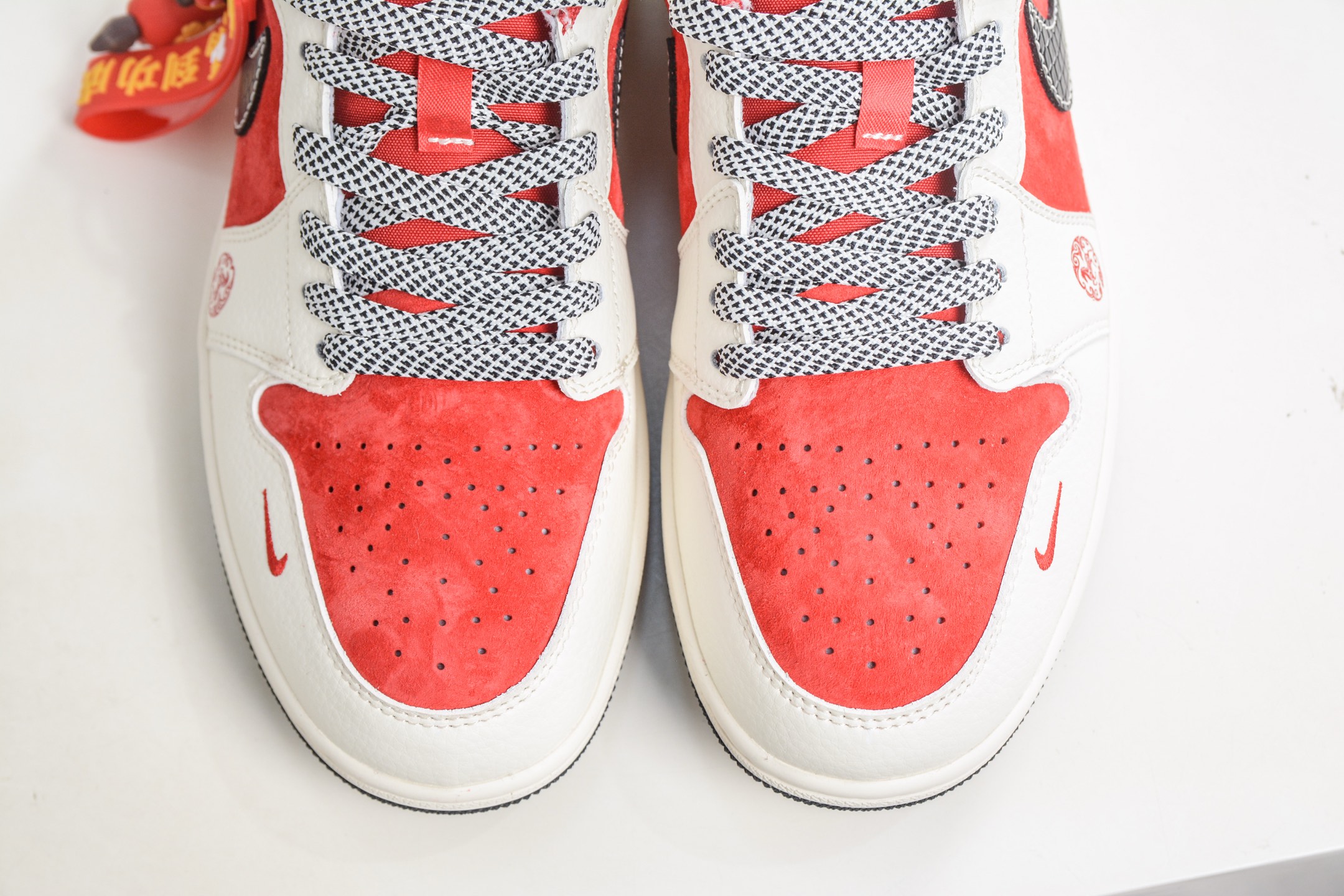 270 Nike Air Jordan 1 Low 马年限定-白红黑 FC7688-203-Chinese UA Cheap High Quatity Brand Clothes Bags handbags Sneakers wholesale wholesaler seller from China Factory suppliers Fashion Clothing Shoes best Quality Beautiful Price 270 Nike Air Jordan 1 Low 马年限定-白红黑 FC7688-203