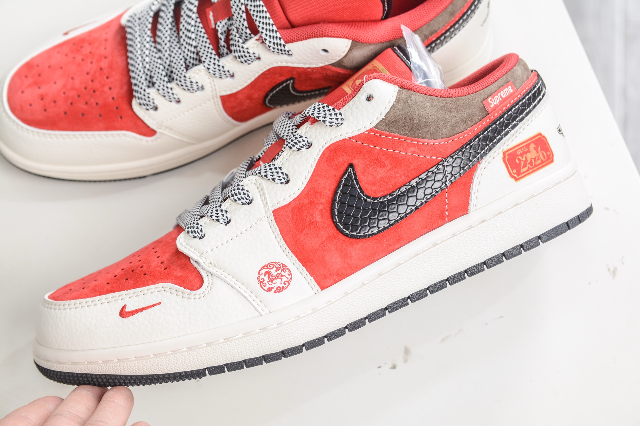 270 Nike Air Jordan 1 Low 马年限定-白红黑 FC7688-203-Chinese UA Cheap High Quatity Brand Clothes Bags handbags Sneakers wholesale wholesaler seller from China Factory suppliers Fashion Clothing Shoes best Quality Beautiful Price 270 Nike Air Jordan 1 Low 马年限定-白红黑 FC7688-203